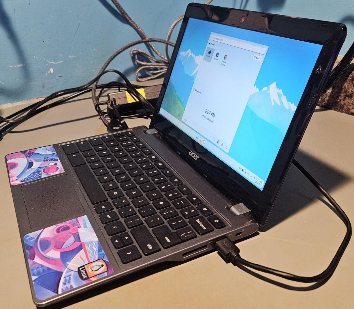 Upgraded Acer c740 with NEW BATTERY!! UEFI BIOS/128gig SSD/MX Linux KDE Plasma