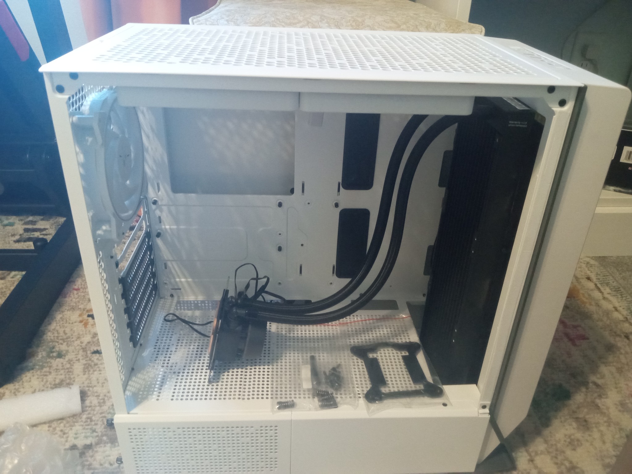 ATX White Thermaltake with AIO CPU cooler