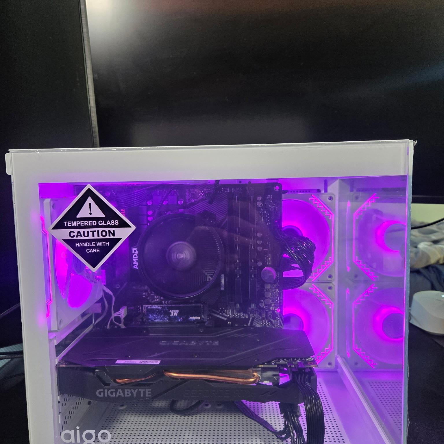 A mid ranged custom gaming pc with a Gigabyte GeForce RTX OC 2060 and an AMD Ryzen 5 5500