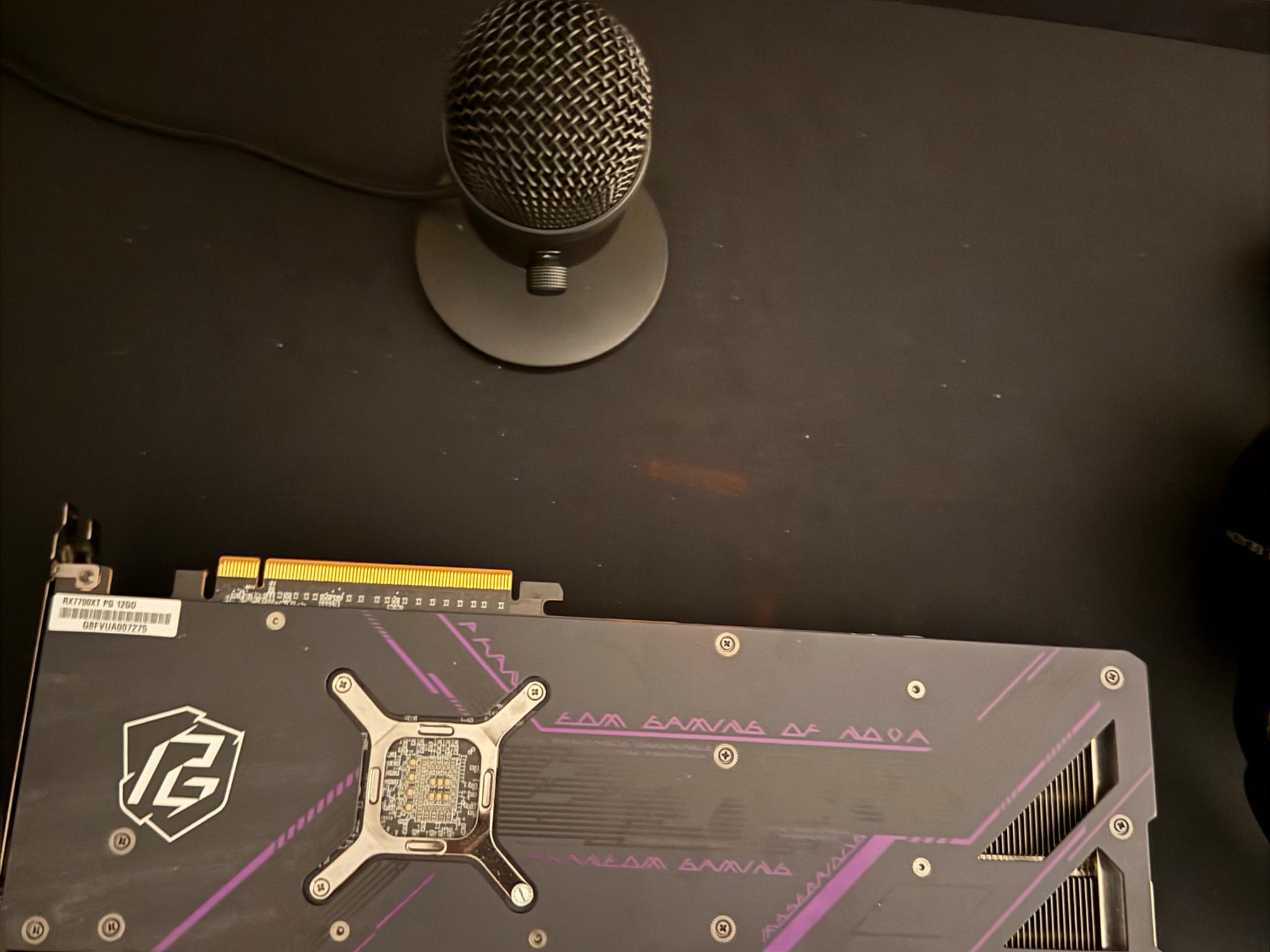 RX 7700XT PHANTOM GAMING