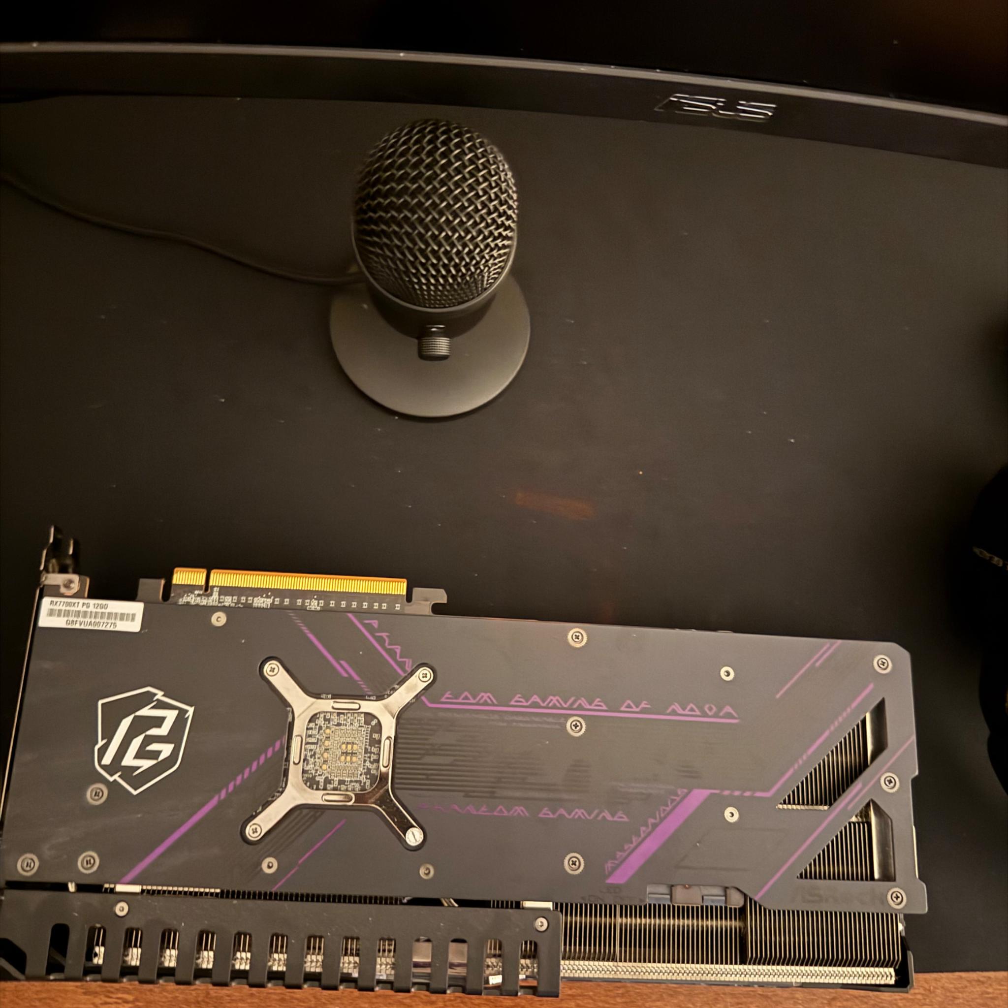 RX 7700XT PHANTOM GAMING