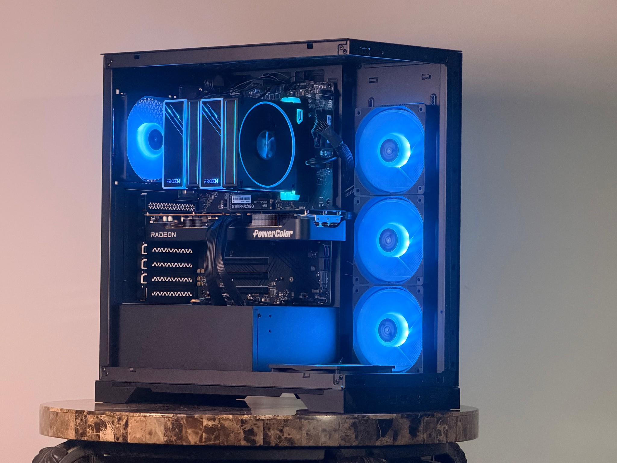 FREE SHIPPING 🖤 🌈 Black RGB Gaming PC | RX 9070 16 GB | Ryzen 5