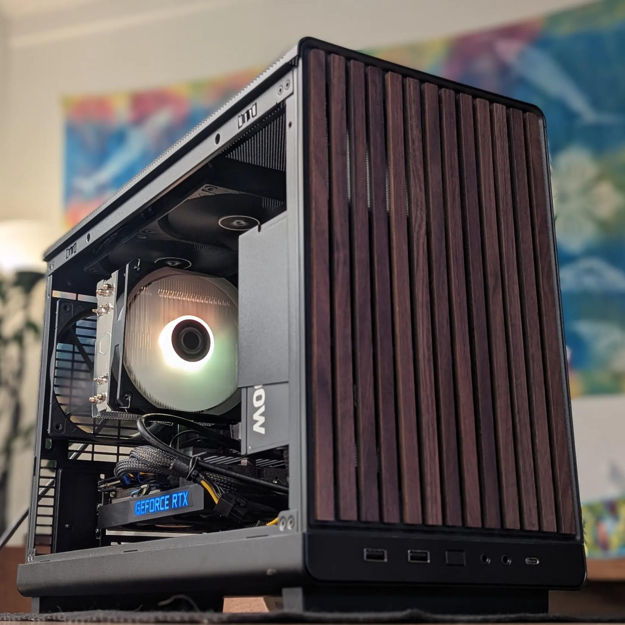 TimberTech – 3060 Ti / i5-10600KF – 16GB RAM, 1TB NVMe – Stylish Wood-Panel MicroATX