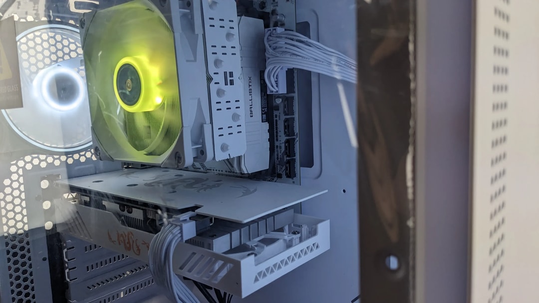 自作PC Ryzen 5 5600X　RTX2060Super RTX 2060 Super, Ryzen 5 5600X, 2x8GB 3000mz 512GB NVMe All White