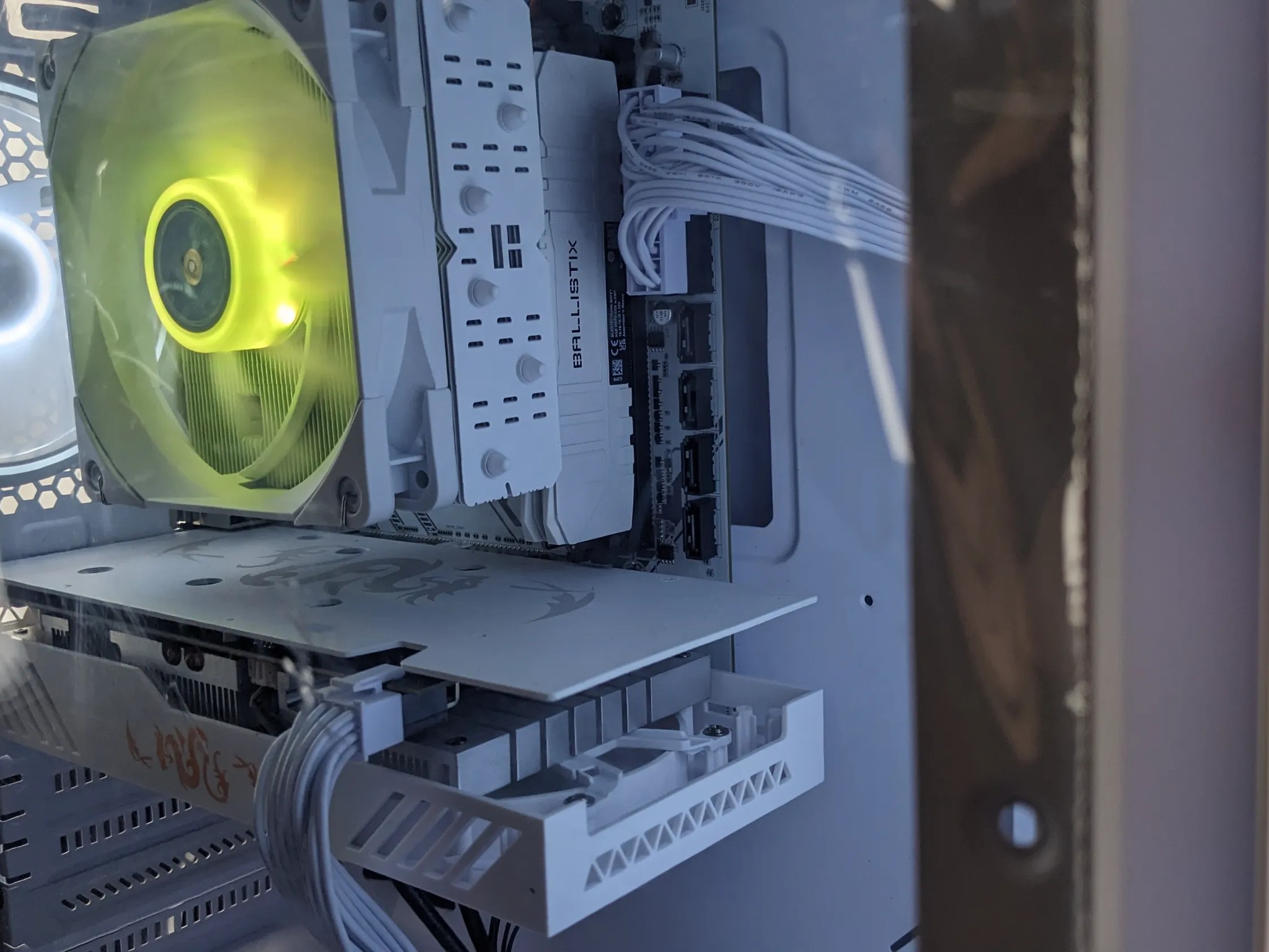 RTX 2060 Super, Ryzen 5 5600X, 2x8GB 3000mz 512GB NVMe All White Out