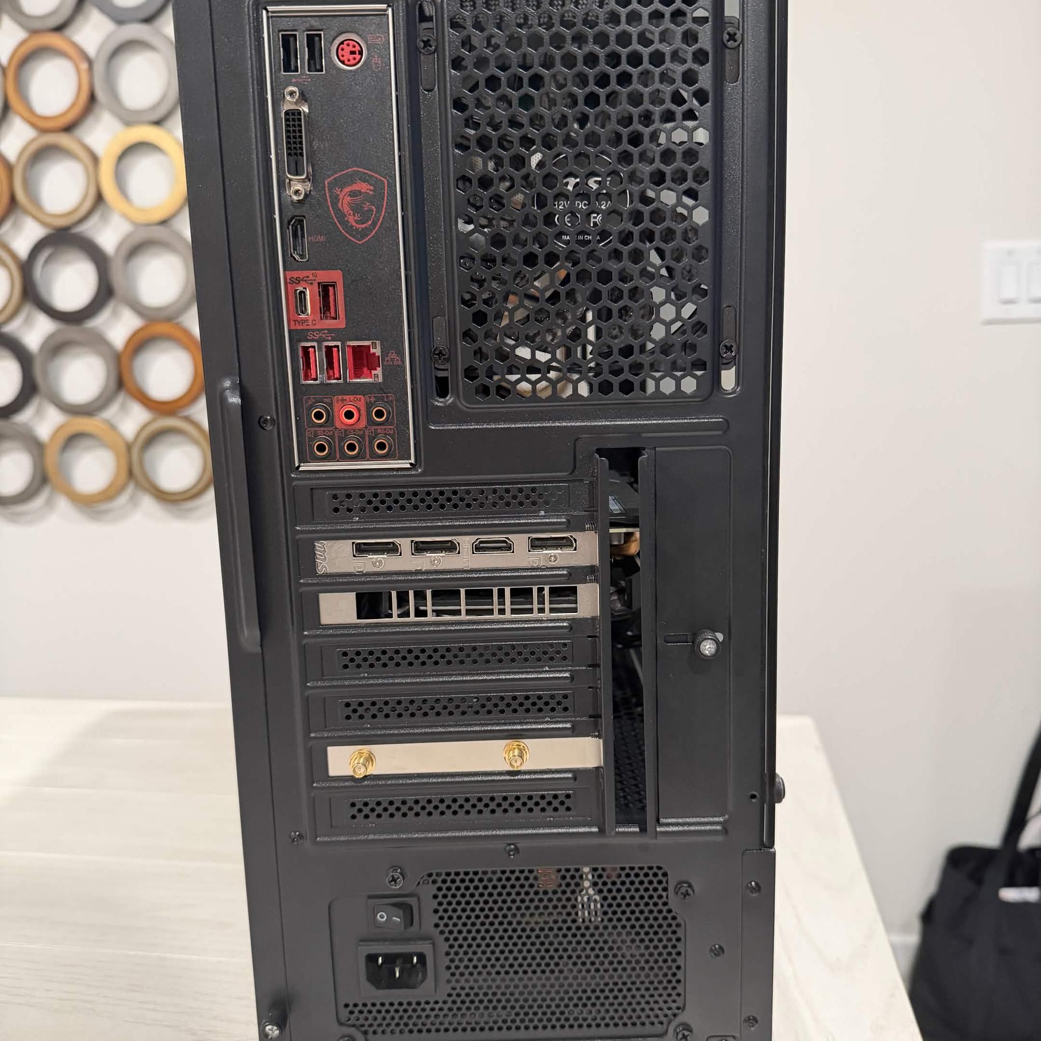 Custom PC - GeForce GTX 1660 SUPER//32GB RAM // Core i7-9700F // NO Memory