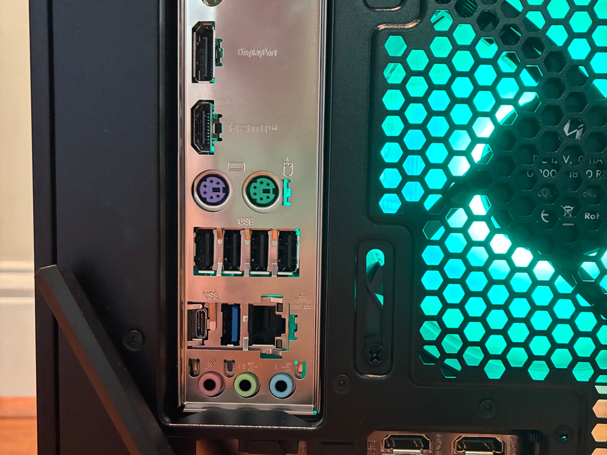 RX 6600 12100F 32GB RAM 1TB Samsung NVME SSD WIFI 6E Windows 11 Custom RGB Gaming PC