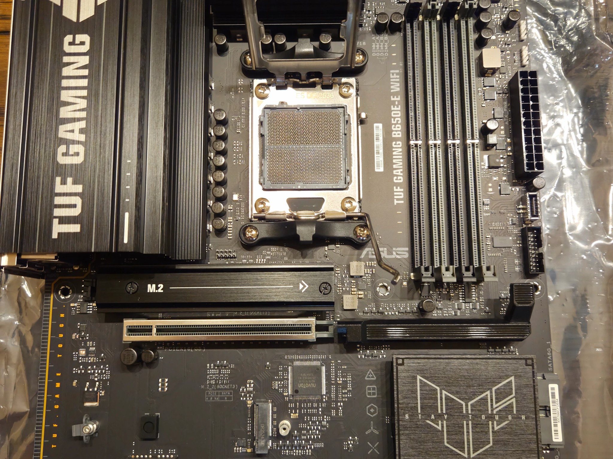 ASUS Tuf Gaming B650E-E Wifi! AM5 PCIe 5.0 Motherboard!