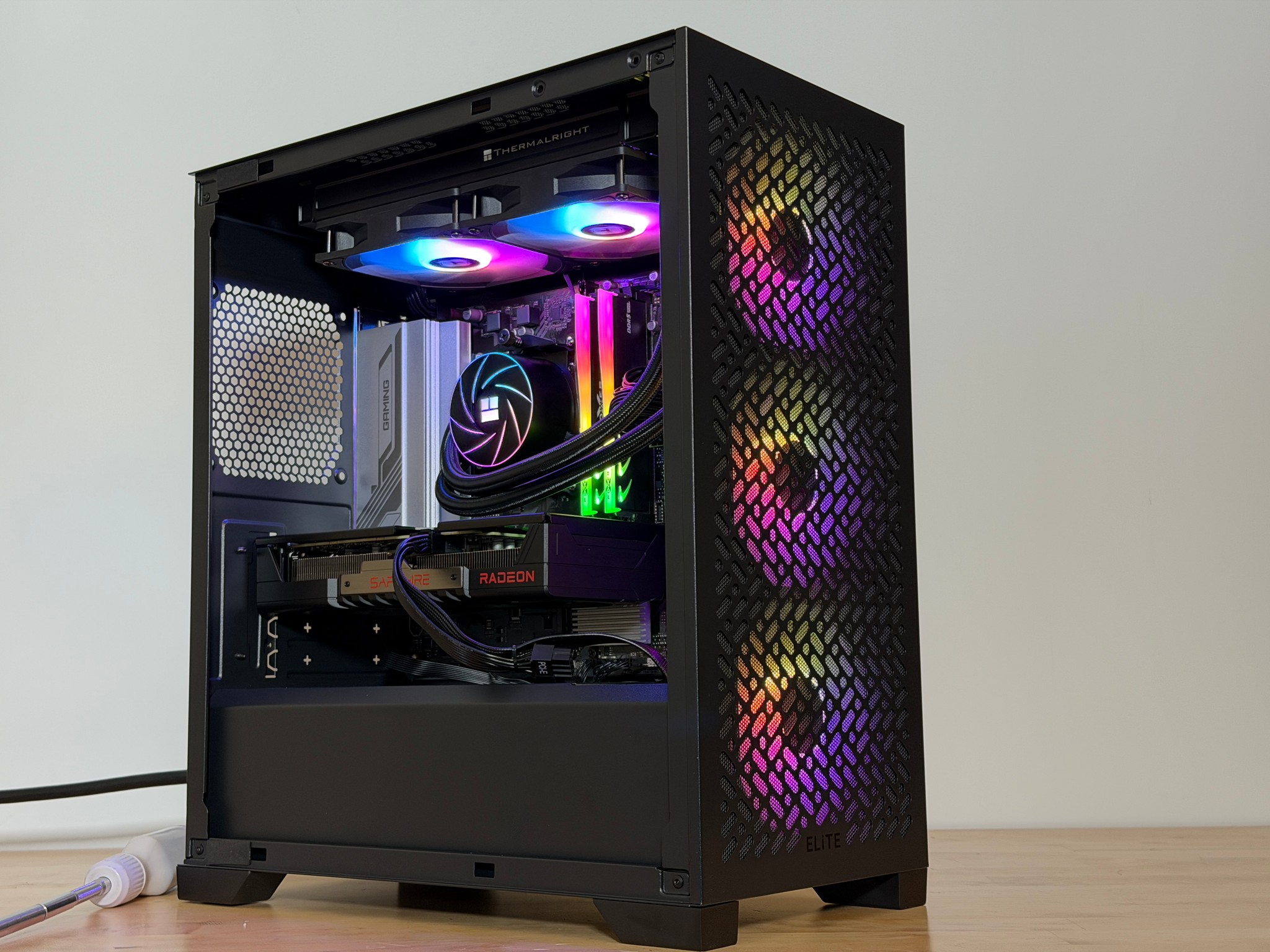 RX 9060XT Ryzen 7 7700x Gaming PC