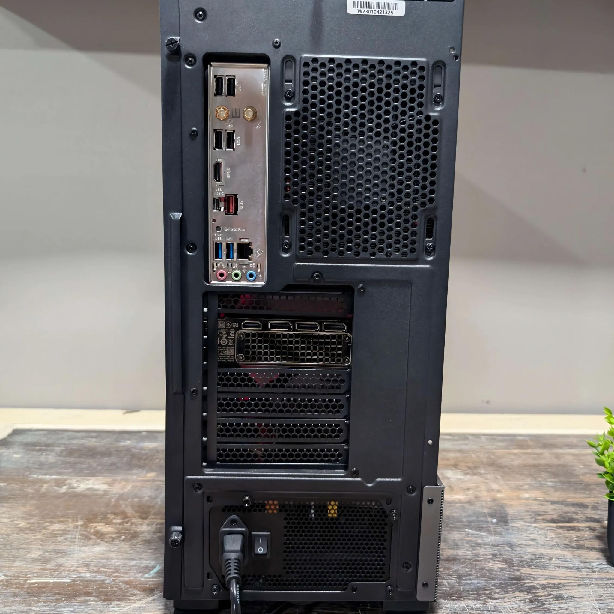 Gaming PC // RTX 3070 - Ryzen 5 5600X