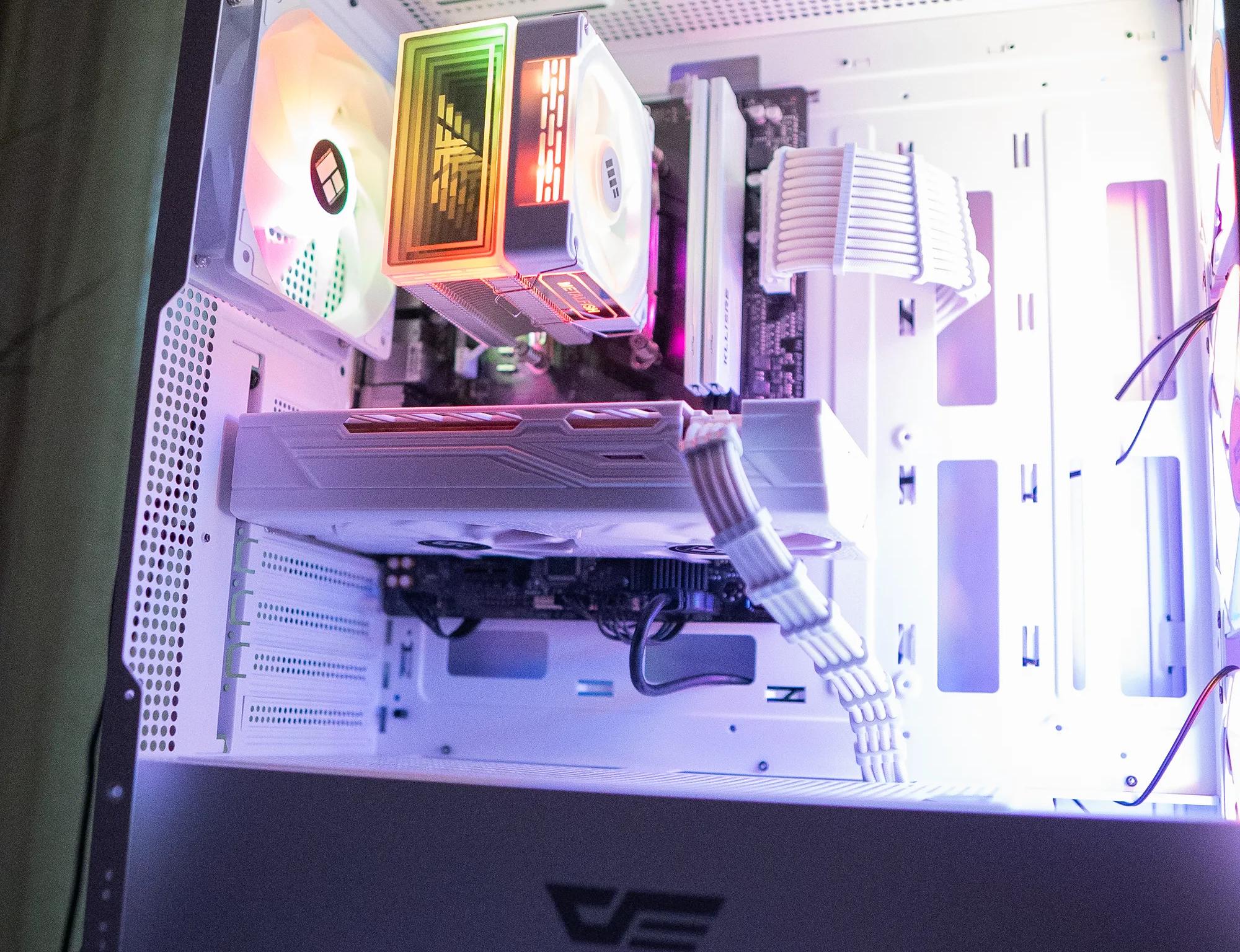 🍬🌨 | RX 580 8GB | RYZEN 5 1500X | 16GB DDR4 RAM | 1TB NVME SSD | Arctic Candy