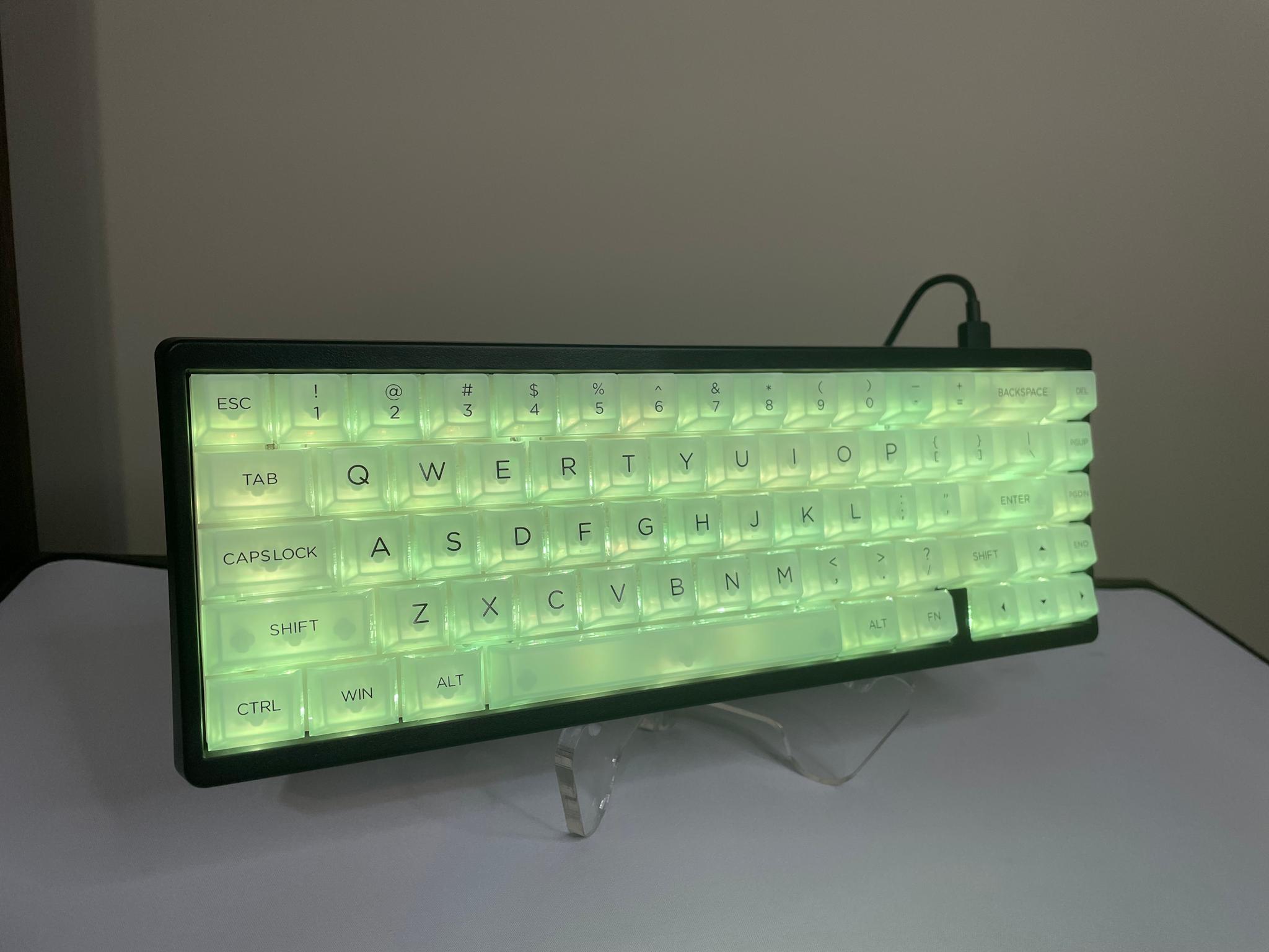M67 Mechanical Gaming Keyboard - Clear Keycaps with Thocky Switches