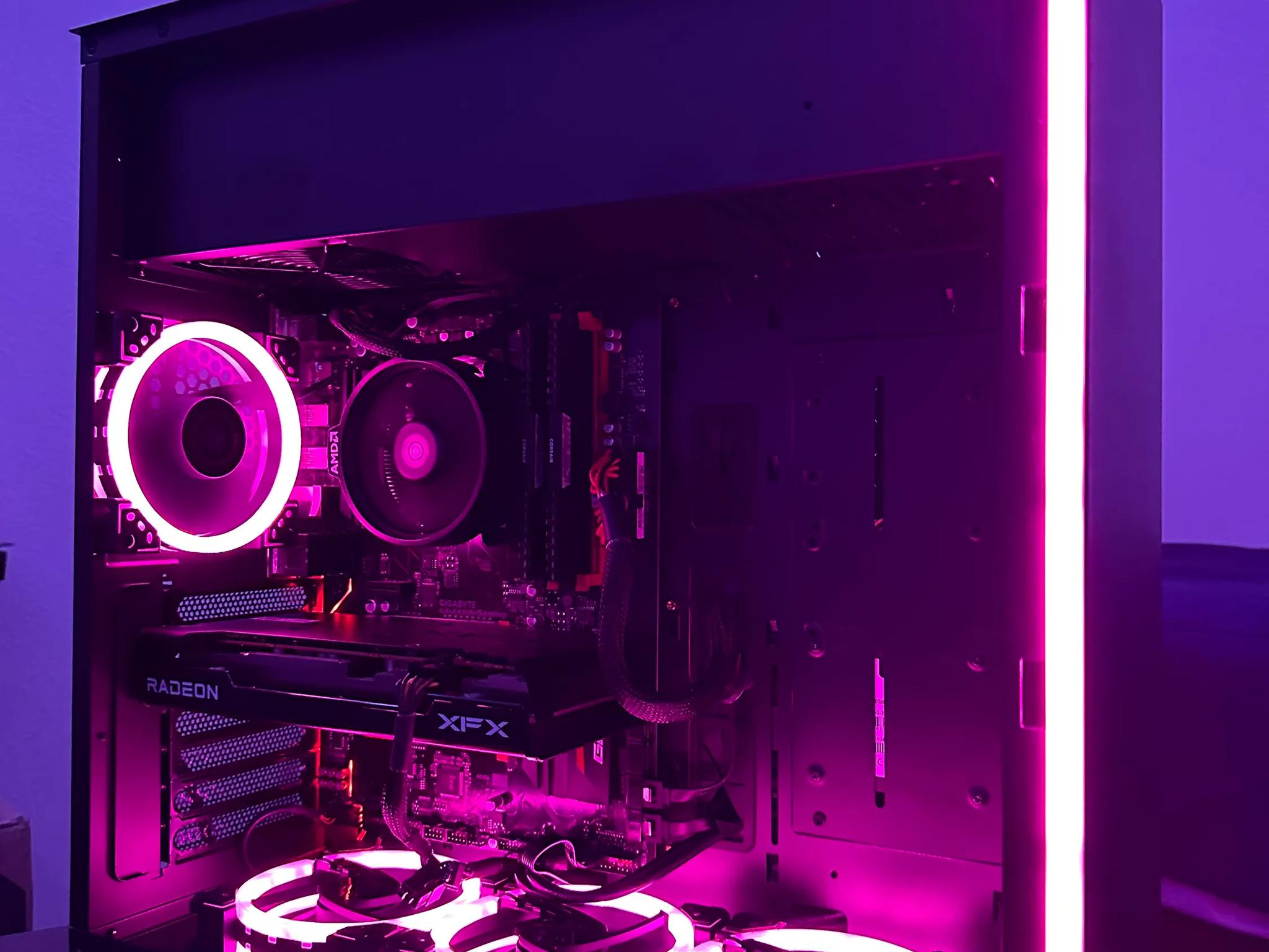 Ryzen 7 1700x / Rx 6600xt 8gb / 16gb DDr4 3000mhz Ram Custom Gaming PC