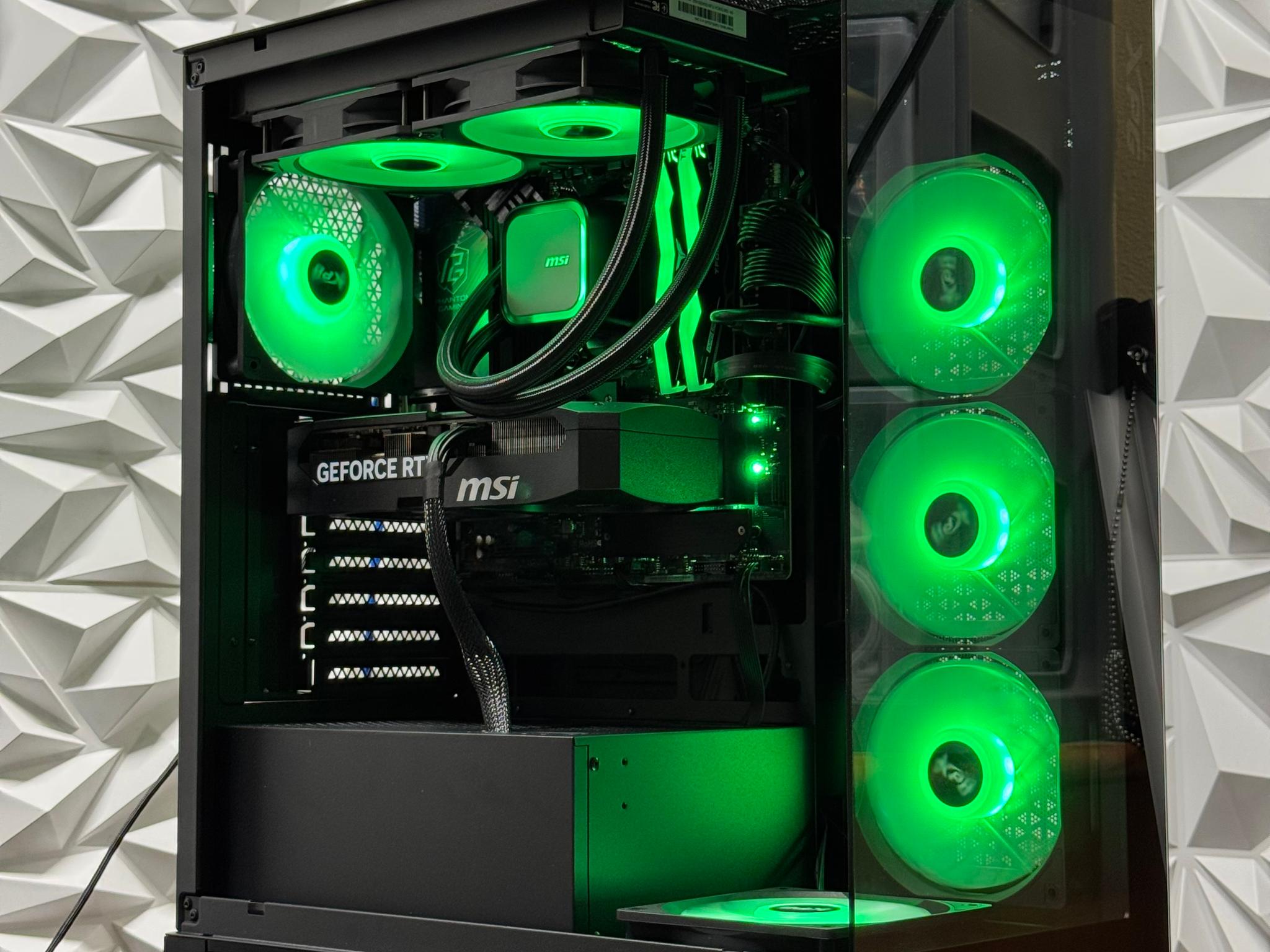 RTX 5070 / 16GB DDR5 / 1TB Samsung 980 Pro / Ryzen 5 9600x / 750w psu / liquid