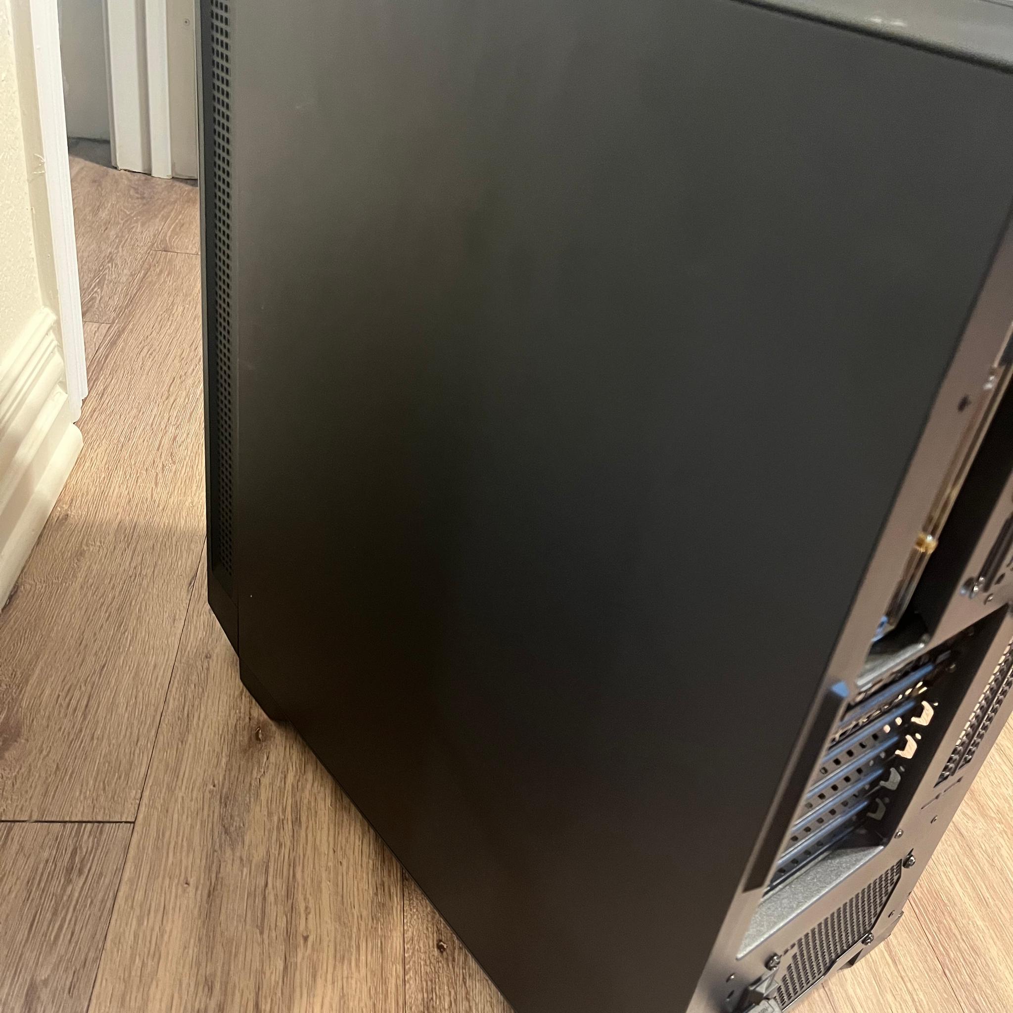 Ryzen 7 3700X | RTX 2060 OC | 32GB DDR4 3600 | 240mm AIO | Clean CyberPowerPC Build