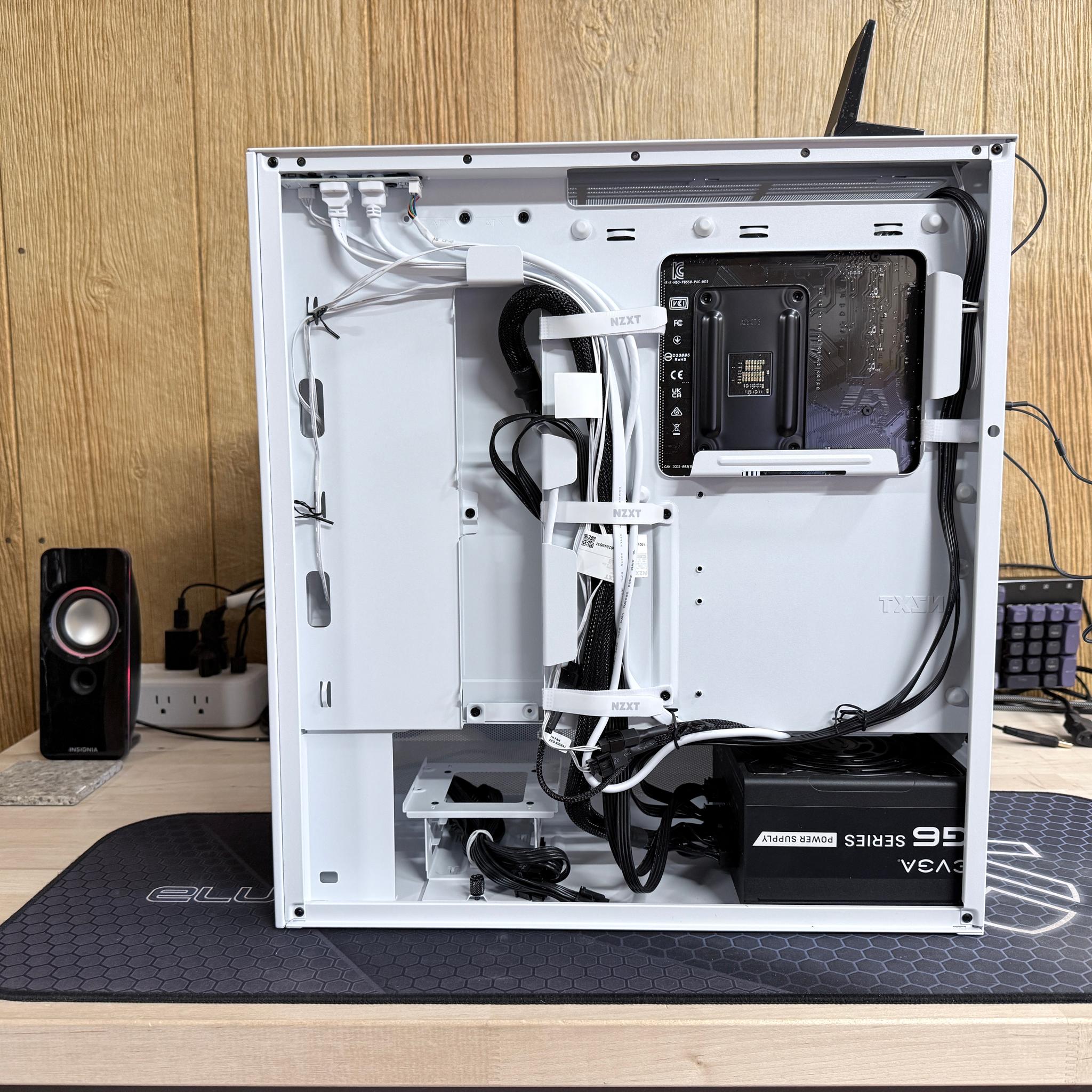 AMD Ryzen 3700X, 16GB, 1TB, Radeon RX 6600 XT 8GB - Beautiful Custom Built Gaming PC, Ready to go!