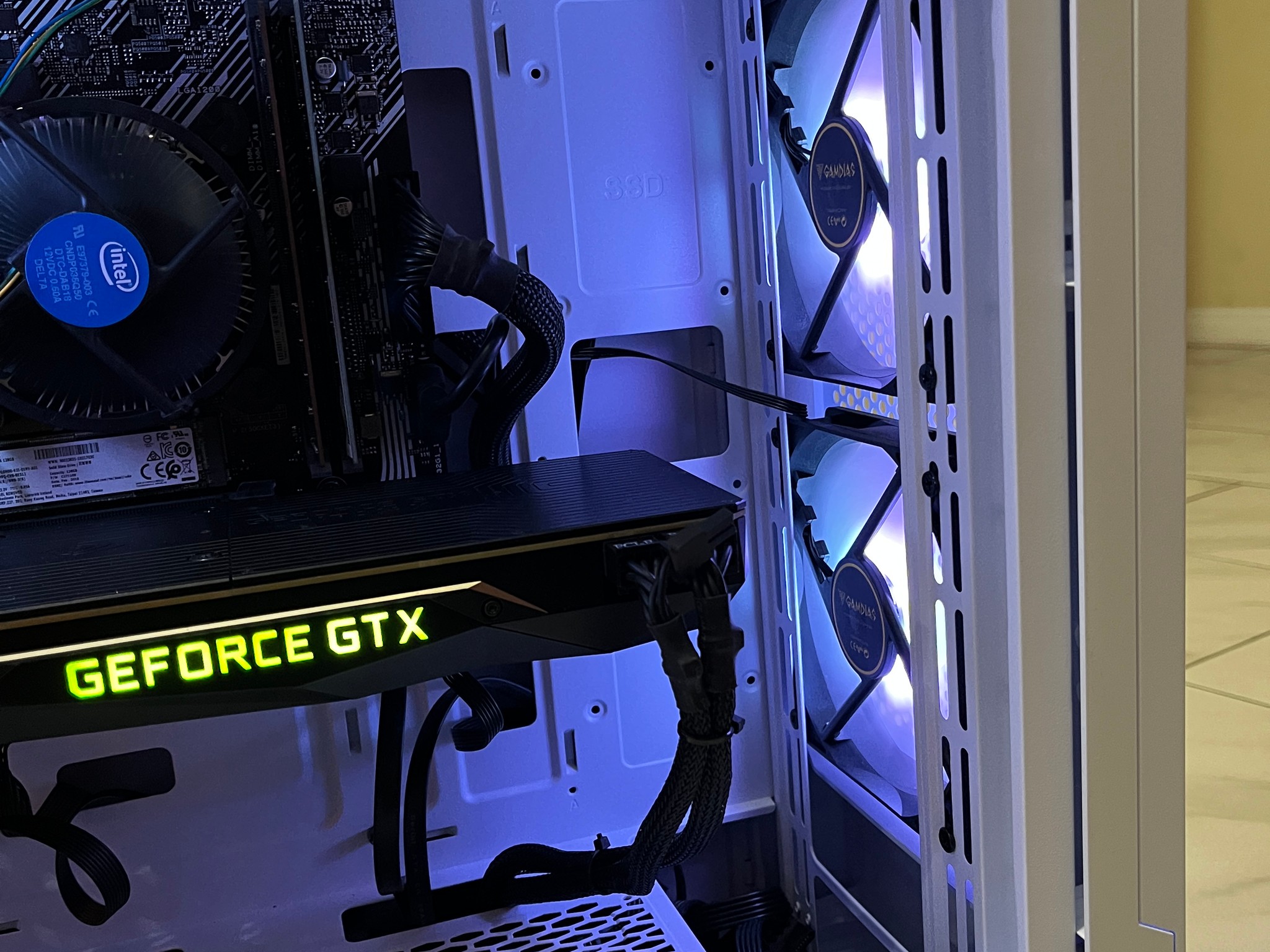 🟠🔥NVIDIA TITAN X Pascal, Intel i5-10400, 16GB RAM, 870 GB Storage, High Performance RGB Gaming PC 🖥️