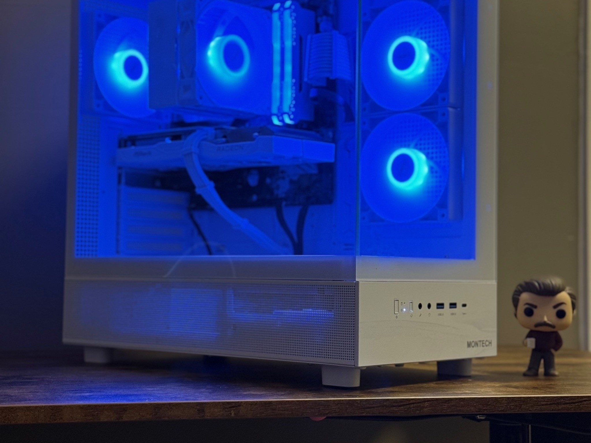 Custom Whiteout Entry Level Gaming PC