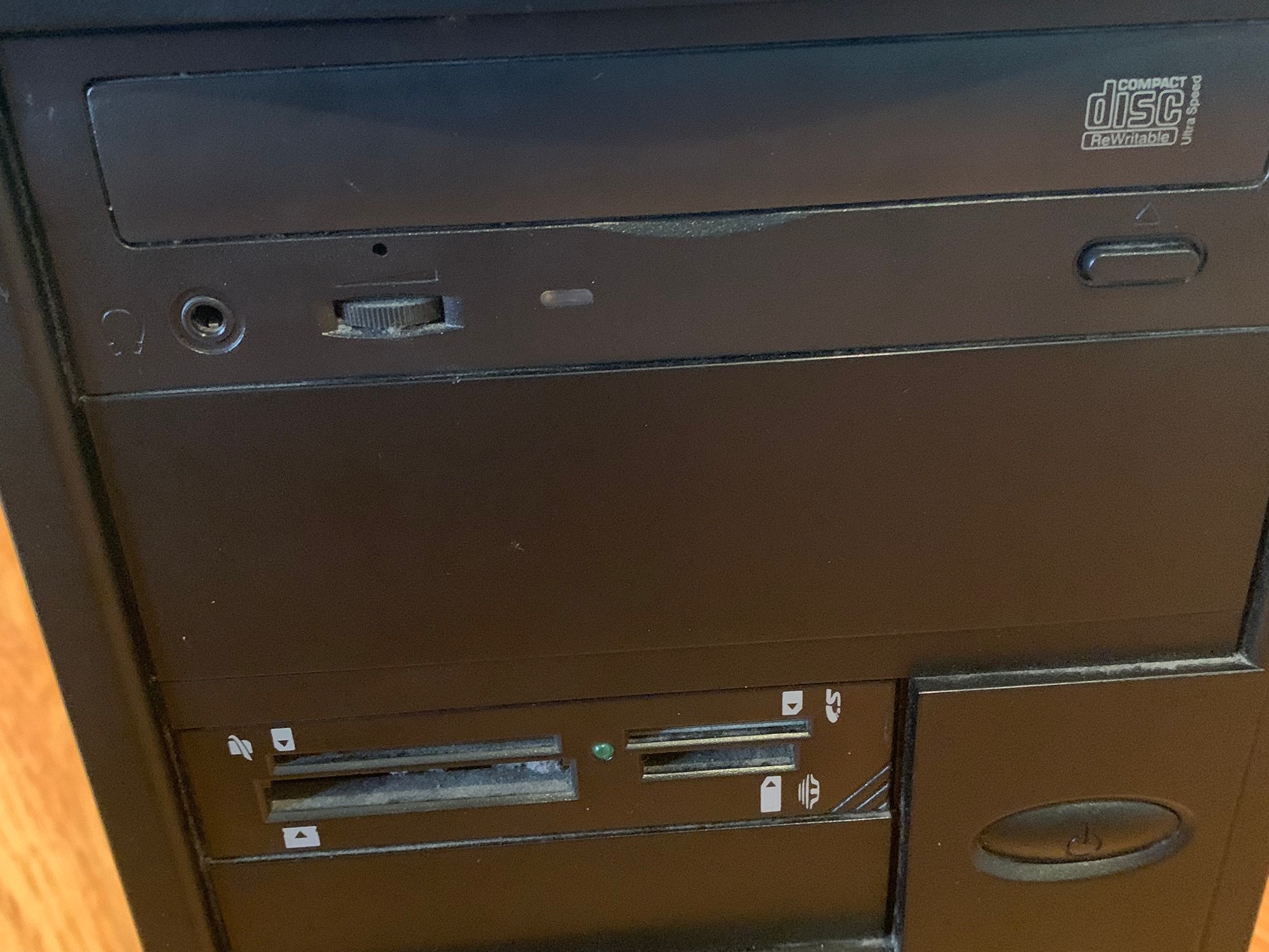 BUDGET GAMING PC AMD ATHLON x4 630 RADEON R7 250 8GB RAM 256GB SSD WINDOWS CUSTOM ESPORTS GAMING