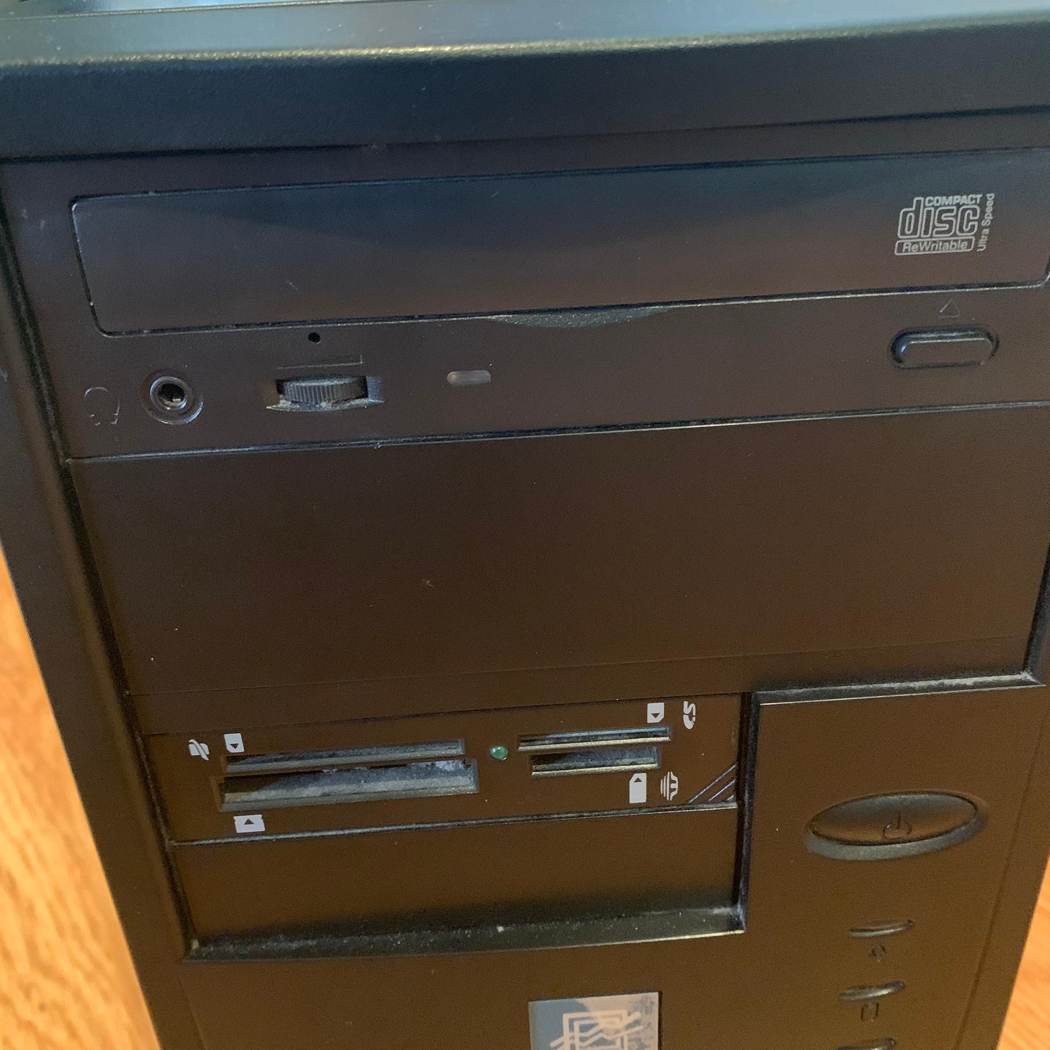 BUDGET GAMING PC AMD ATHLON x4 630 RADEON R7 250 8GB RAM 256GB SSD WINDOWS CUSTOM ESPORTS GAMING