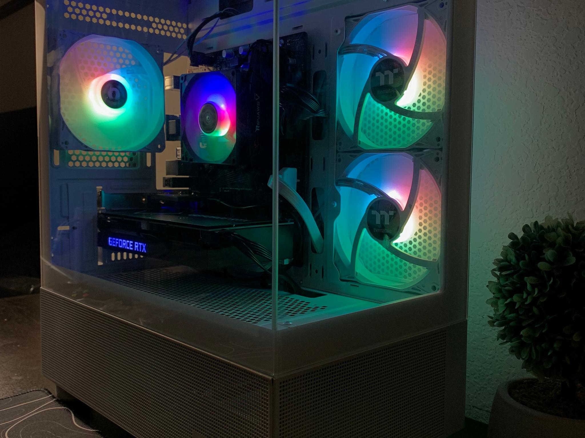 Black and White pc  (3060TI,  Ryzen 5 5400)
