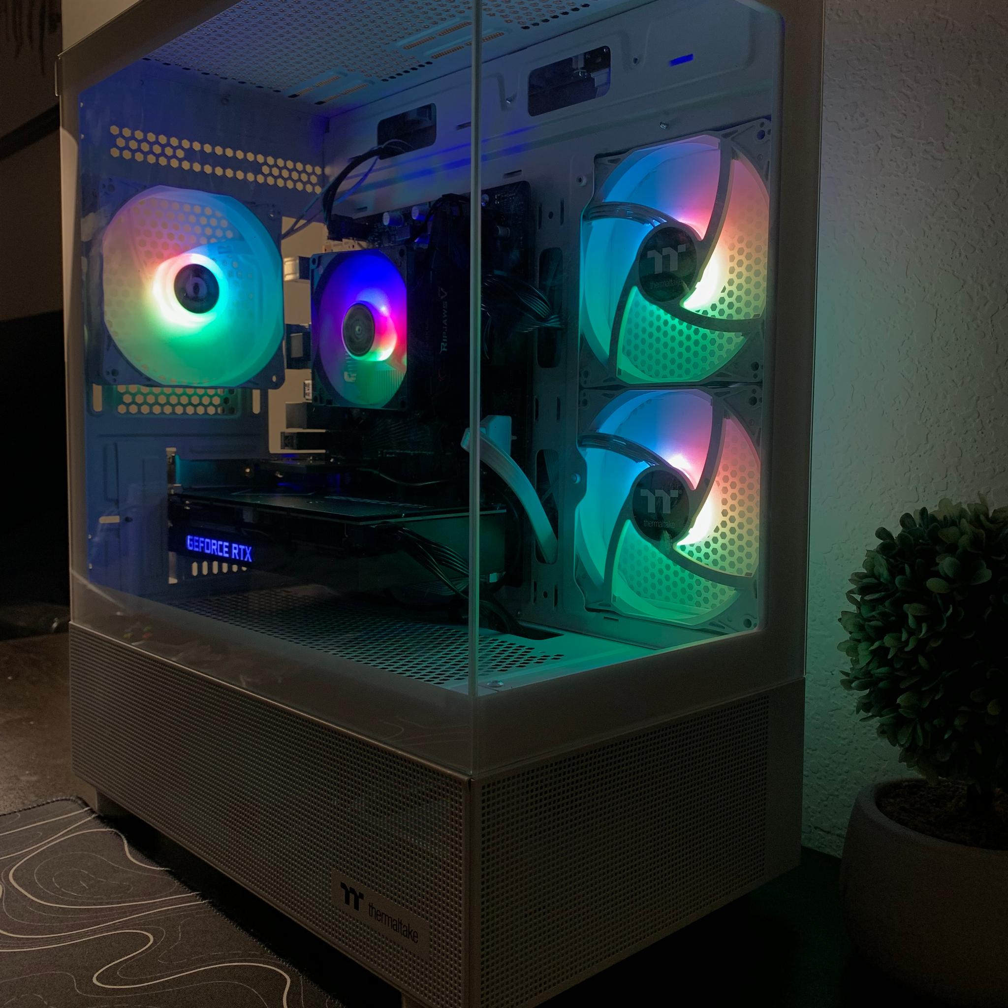Black and White pc  (3060TI,  Ryzen 5 5400)