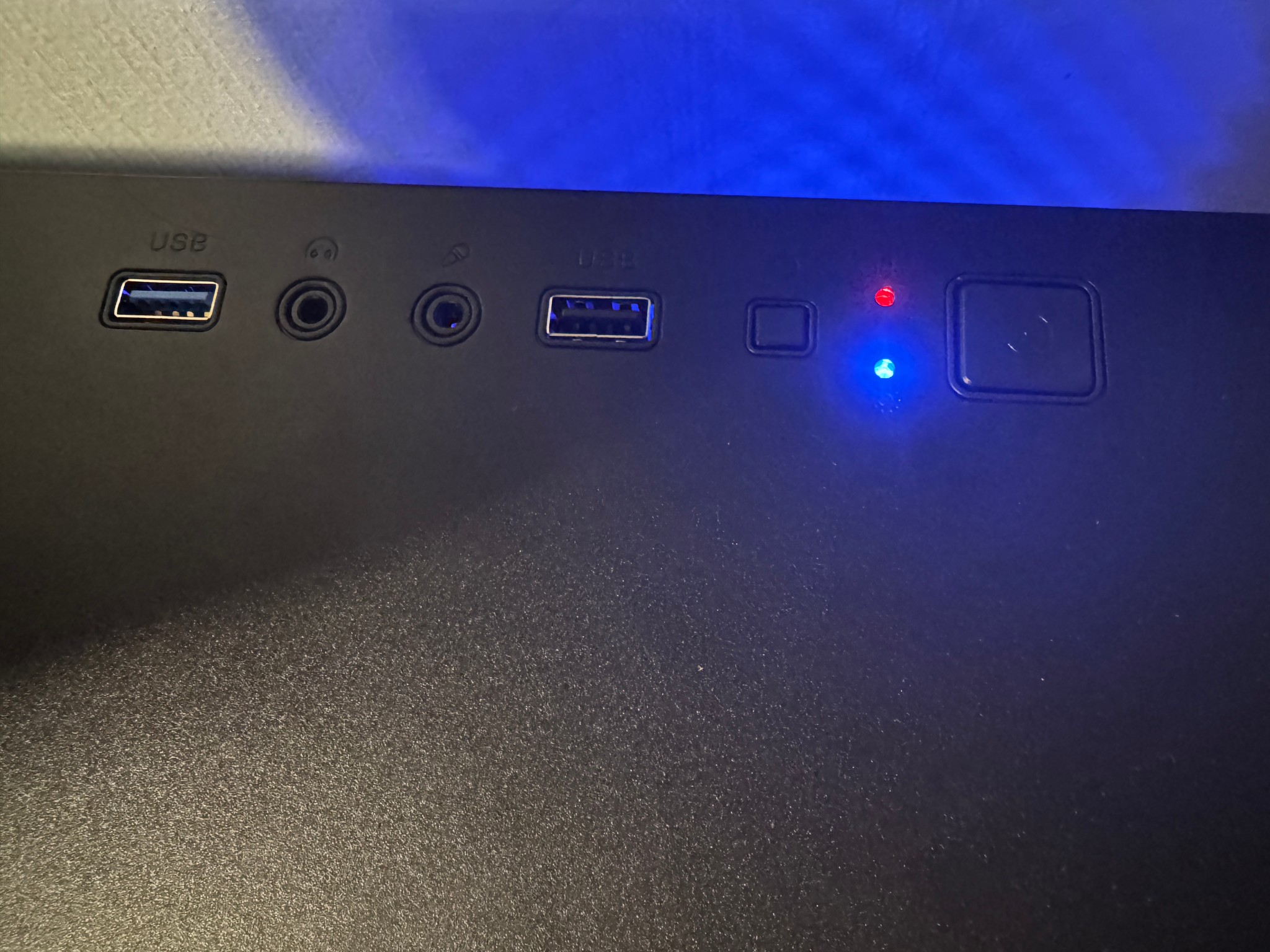 Great 1080p Gaming PC!! Ryzen 5 4500, 16gigs of Ram, XFX RX580 GPU, 1TB NVMe, 1TB HDD, 850w PSU