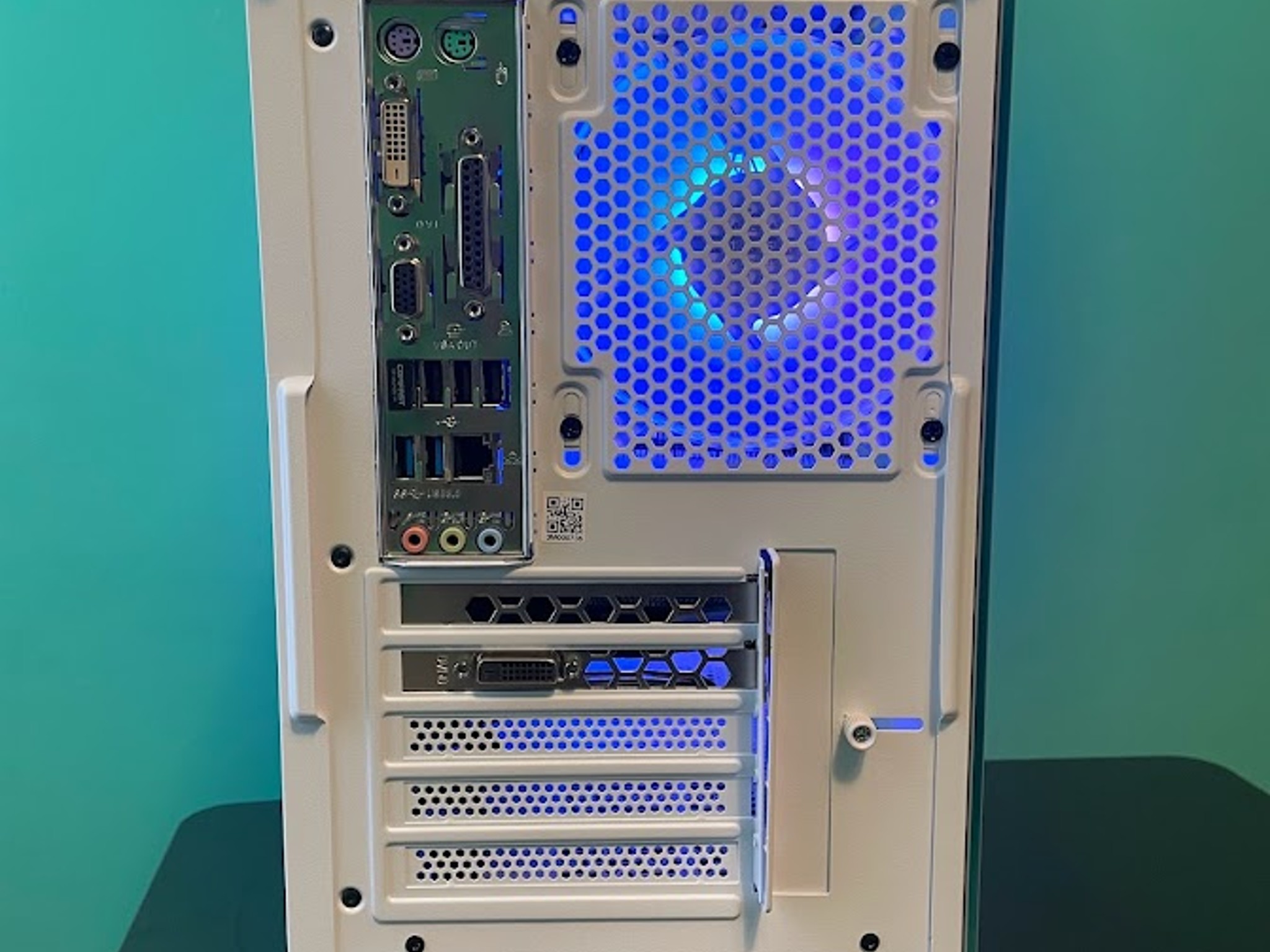 RGB White Gaming PC| Intel i5 / Amd RX470 / 8GB / 500GB Ssd Win 10 Pro WiFi