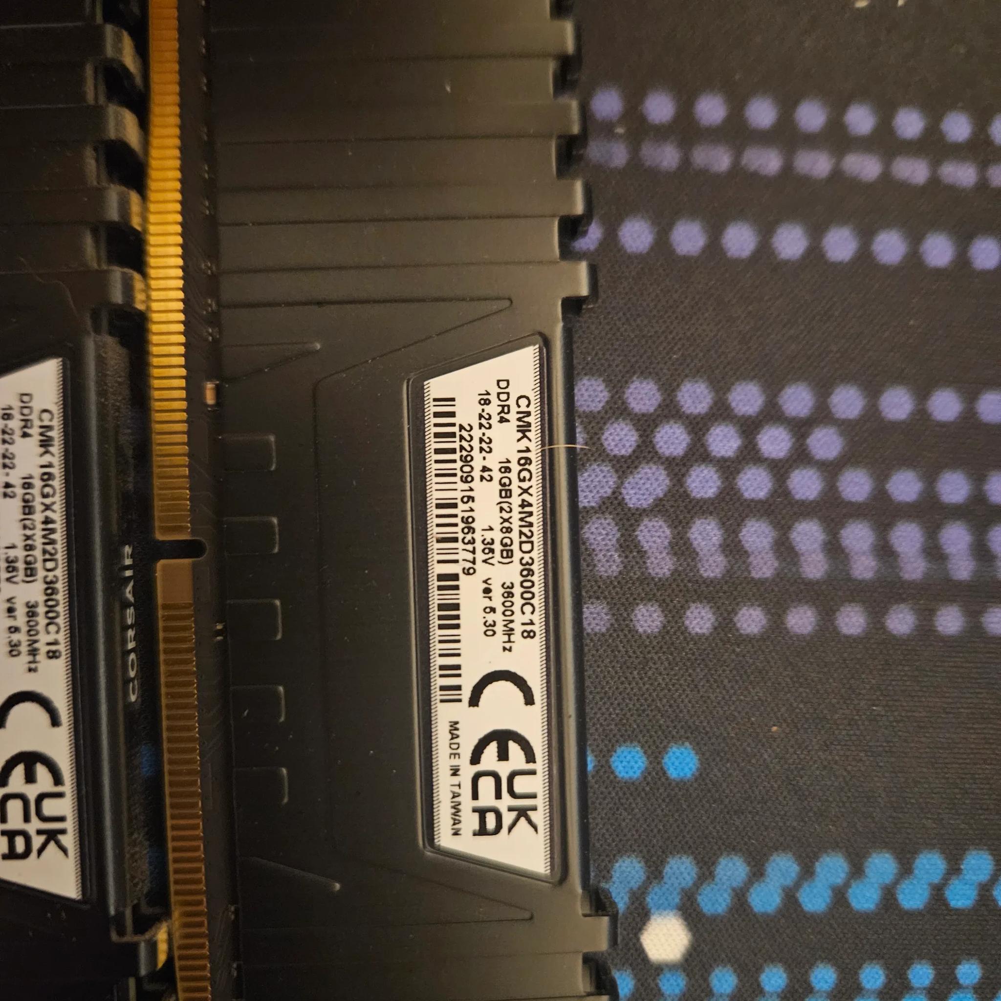 CORSAIR VENGEANCE DDR4 RAM 32GB (4x8GB) 3600MHz