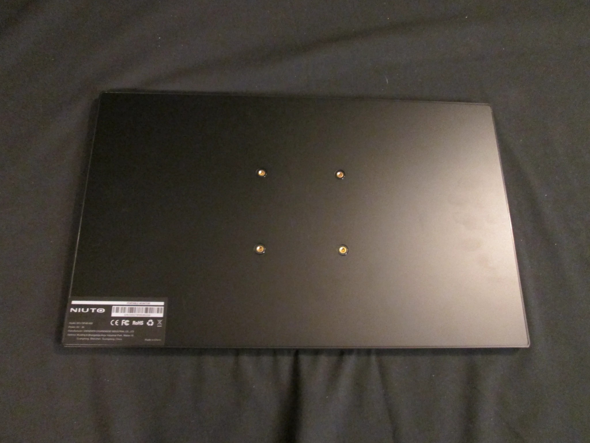 Portable Gaming Monitor 144hz 17.3 inch With Box And Accessories