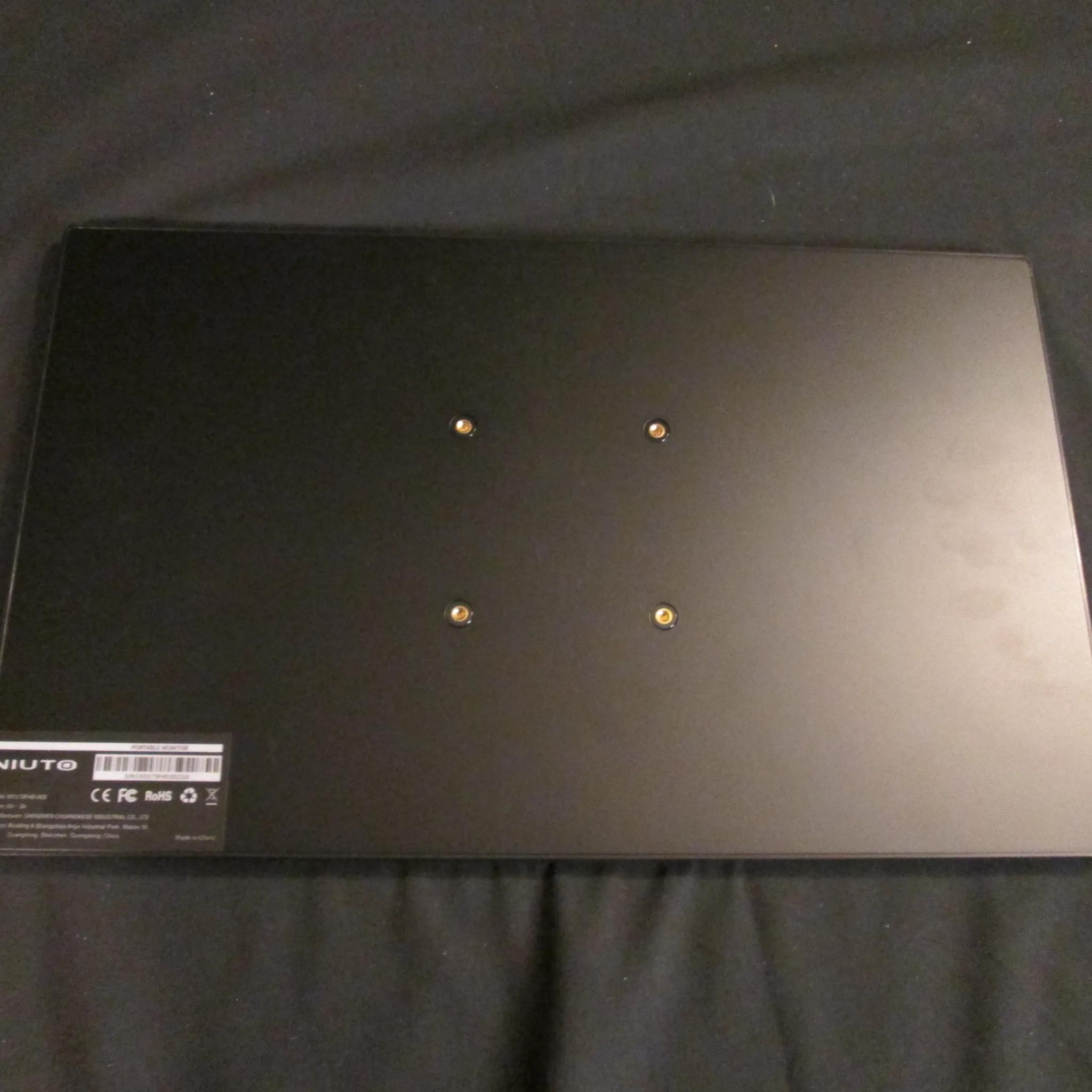 Portable Gaming Monitor 144hz 17.3 inch With Box And Accessories