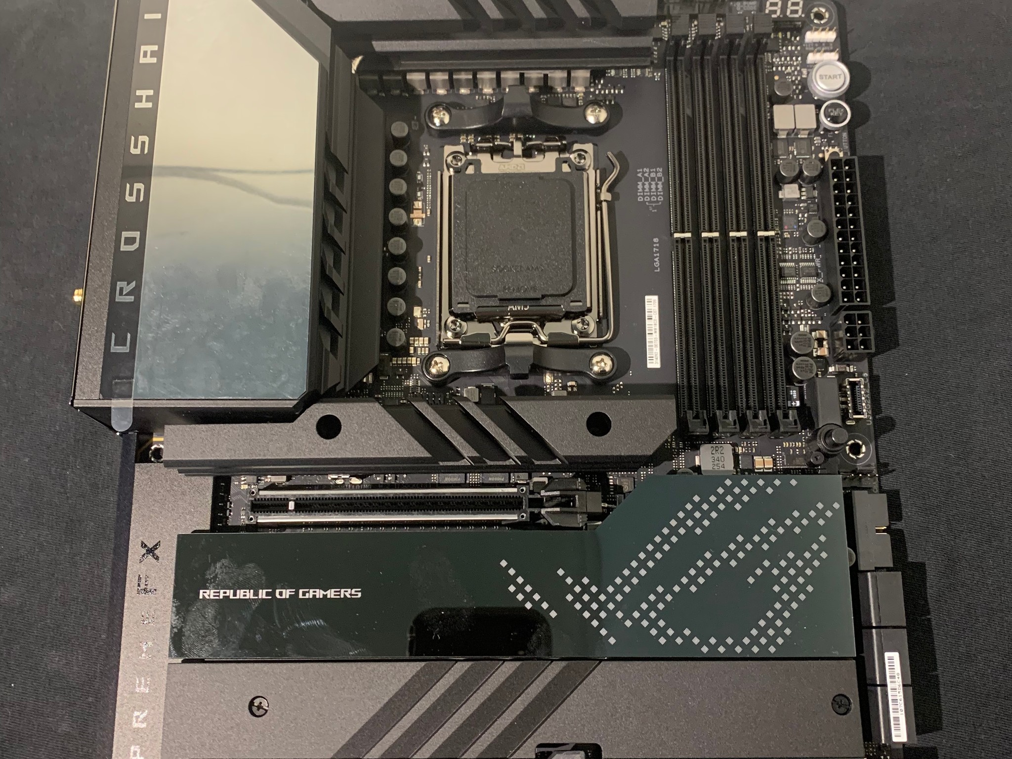 ROG Crosshair X670E Hero