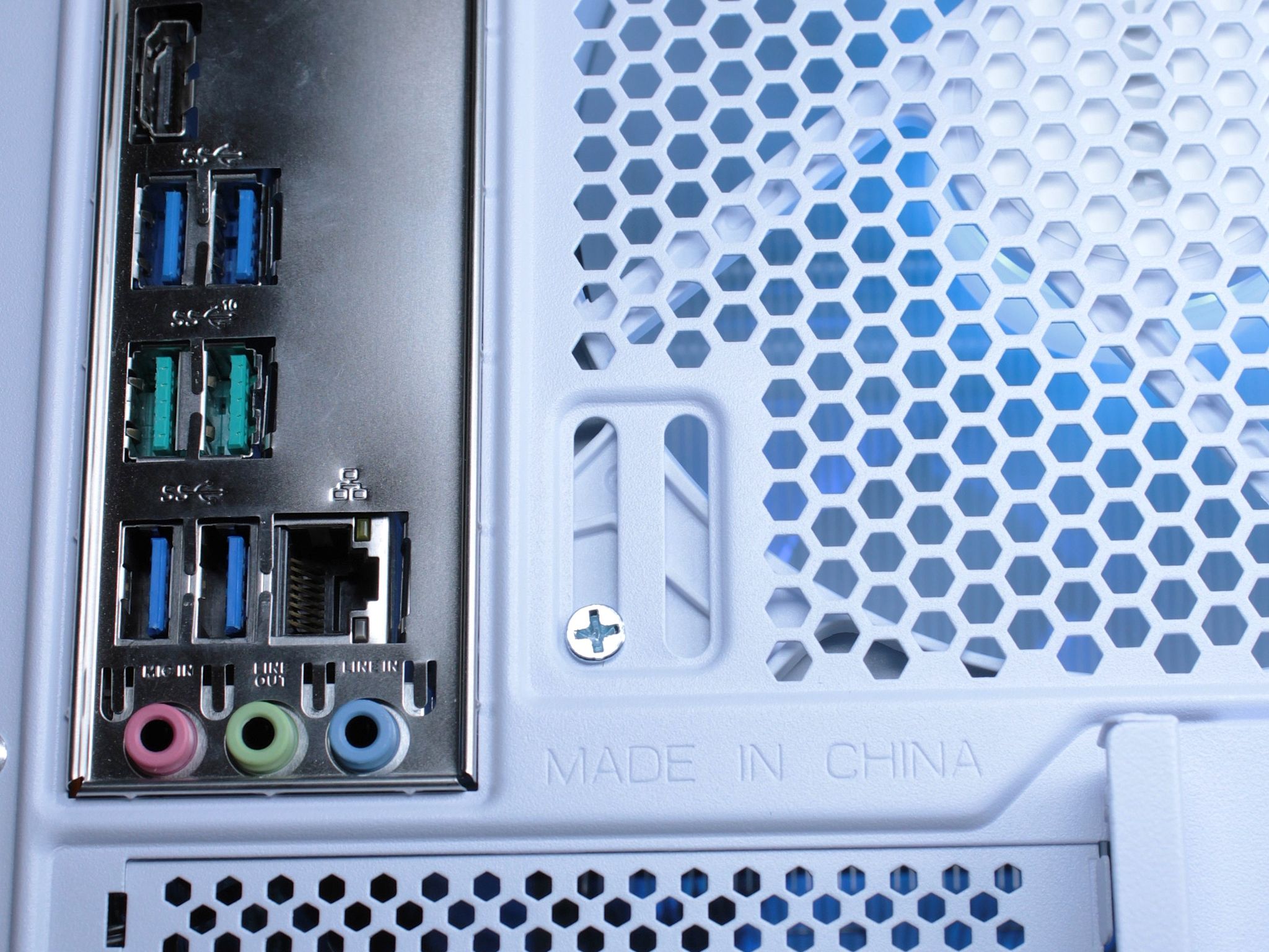 MSI 1660 Super | Ryzen 5 2600 | White XMP 16GB Ram | 512GB NVMe | Win 11 activated | Wifi