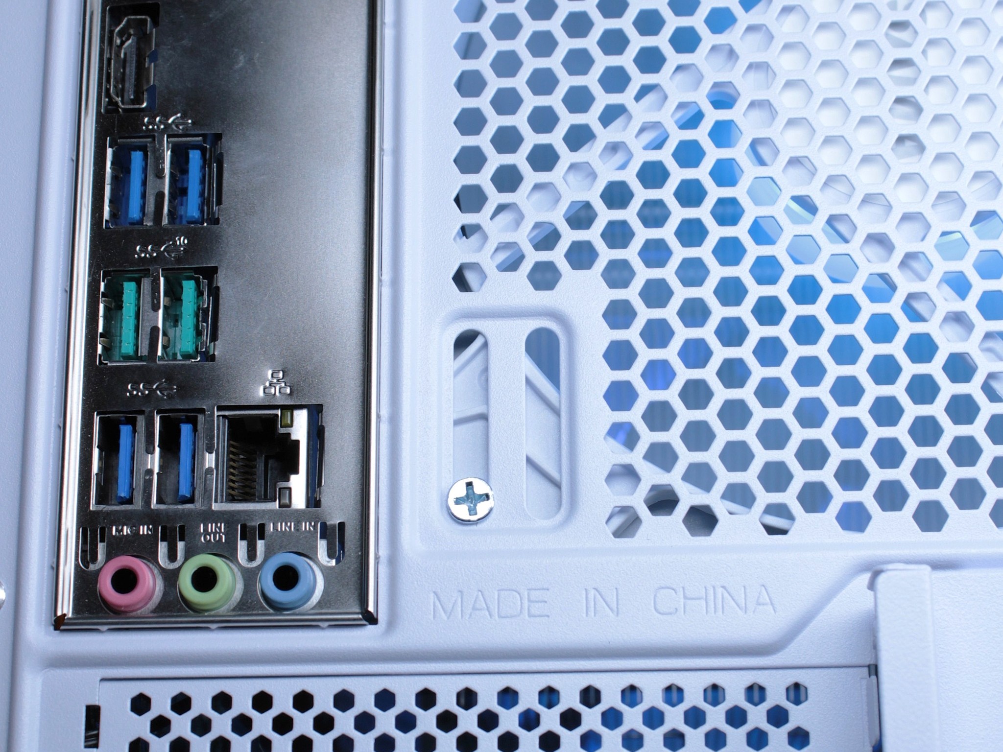 MSI 1660 Super | Ryzen 5 2600 | White XMP 16GB Ram | 512GB NVMe | Win 11 activated | Wifi