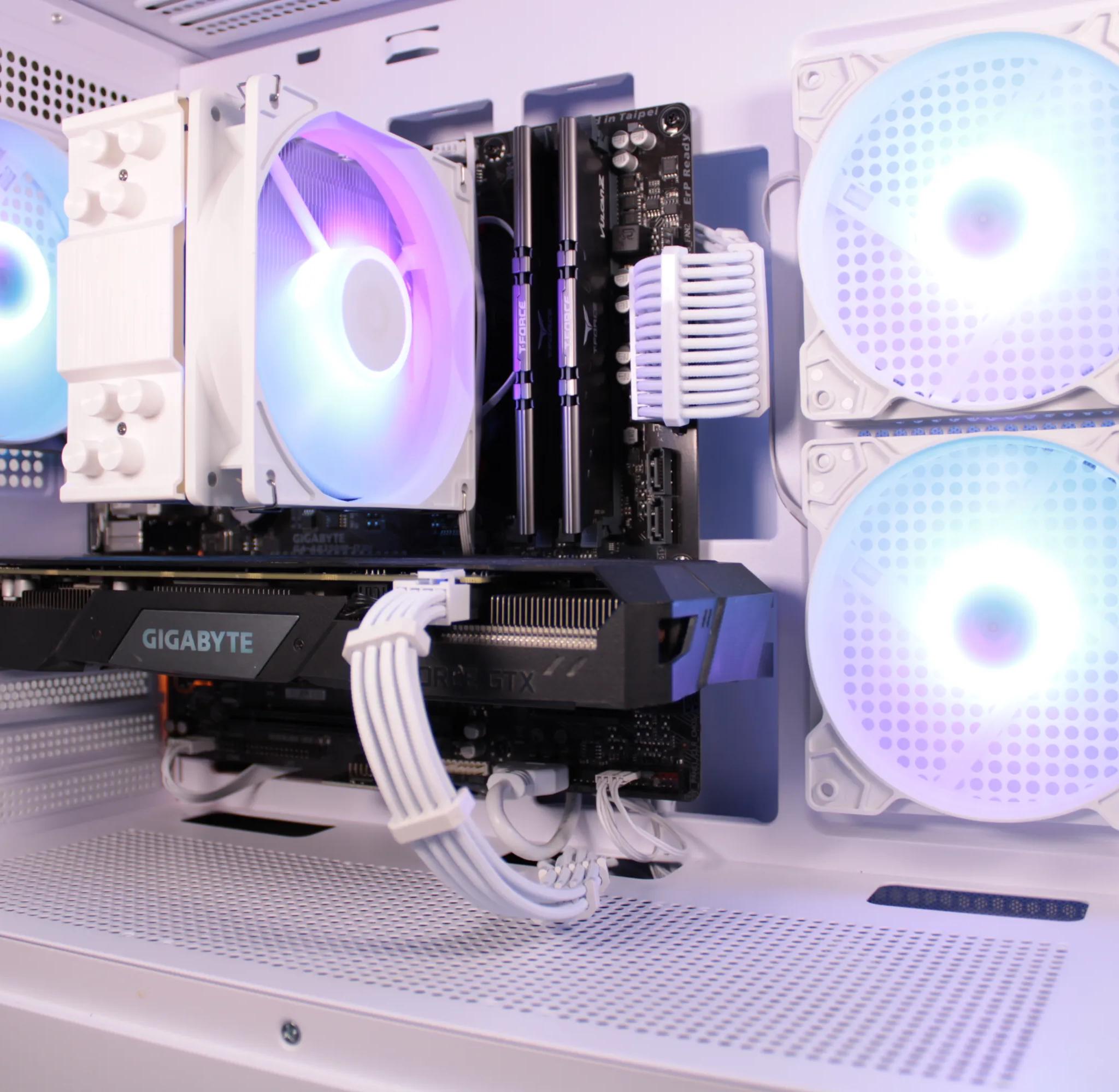 Gigabyte 1660 | Ryzen 7 | 16GB 3200MHz Ram | 1tb NVMe m.2 | Win 10 activated | WiFi