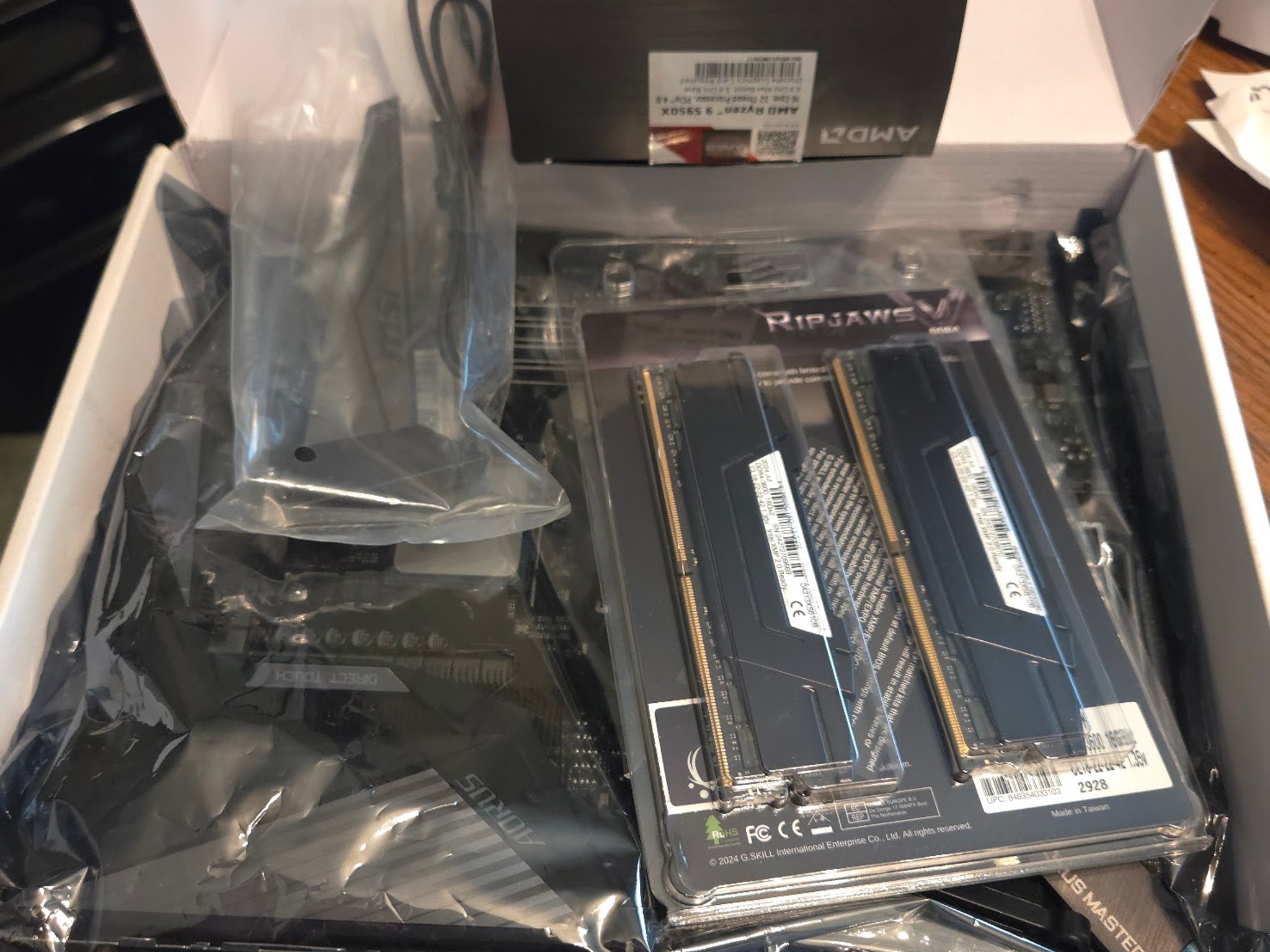 AMD Ryzen 9 5950X Bundle | Gigabyte X570 Aorus Master | 32GB G.Skill Ripjaws 3600MHz