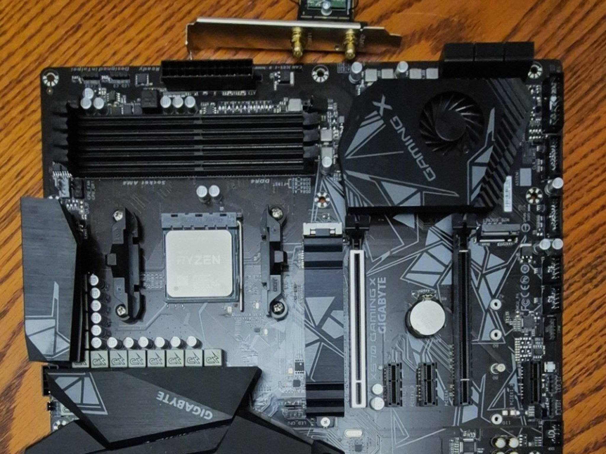Bundle GIGABYTE X570 GAMING X, AMD Ryzen 9 3950X CPU, 32GB G.Skill Trident RGB DDR4 RAM, Wi-Fi Card