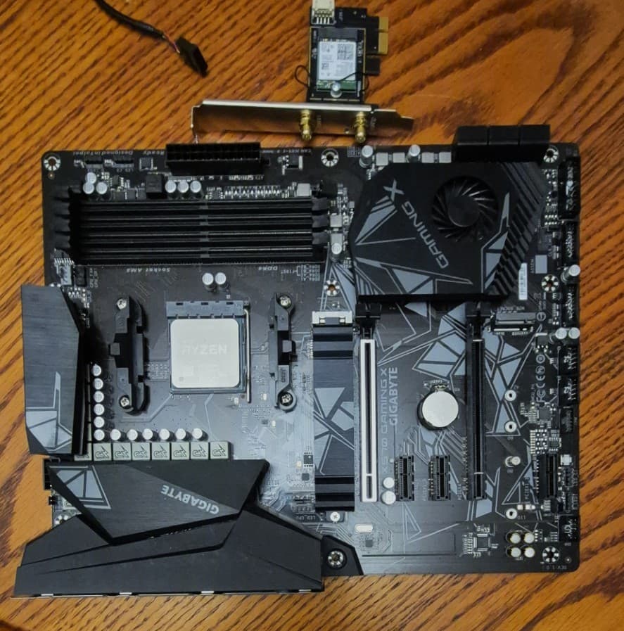 Bundle GIGABYTE X570 GAMING X, AMD Ryzen 9 3950X CPU, 32GB G.Skill Trident RGB DDR4 RAM, Wi-Fi Card