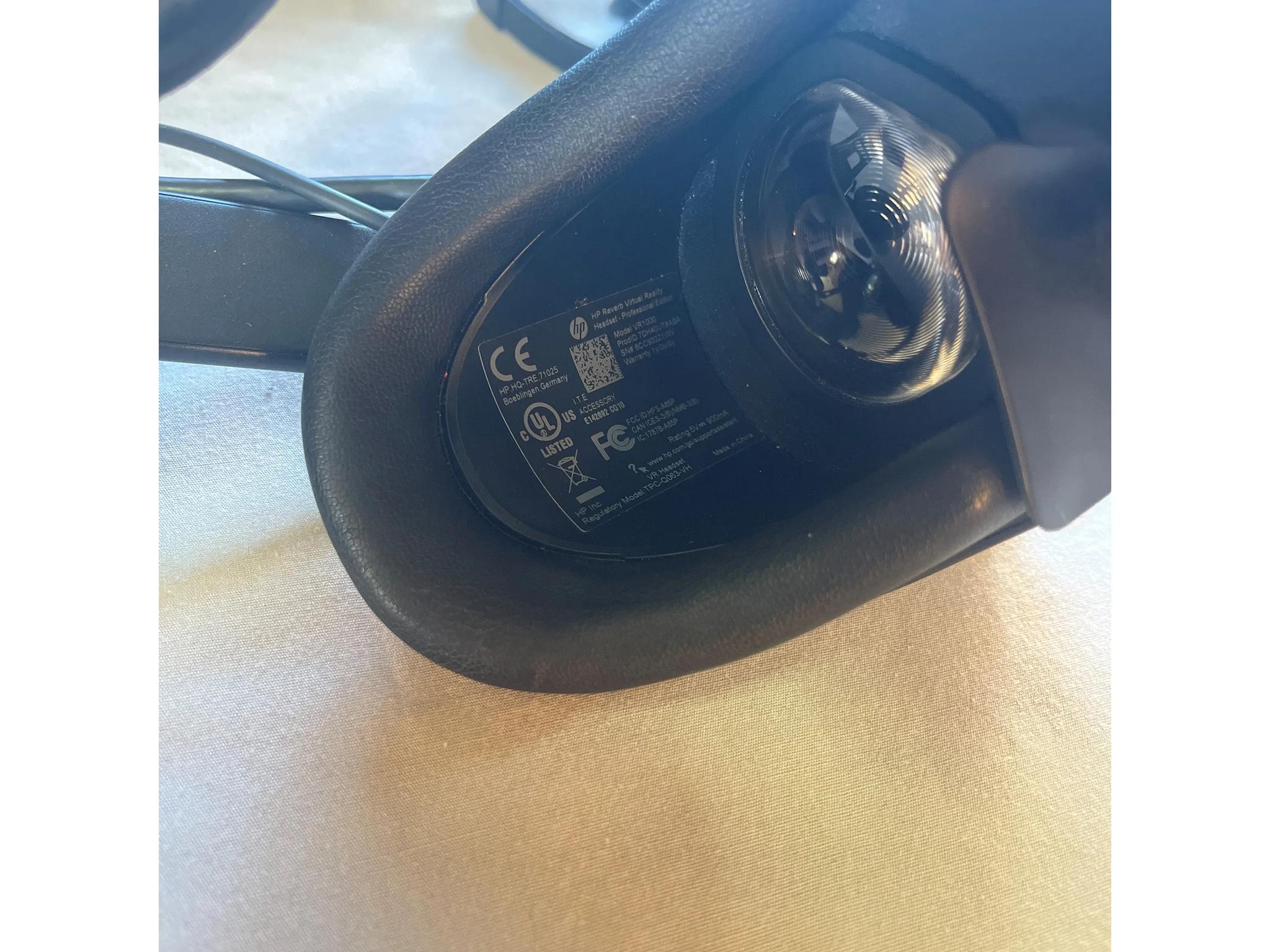 HP Reverb VR Headset - Pro Edition and Controllers