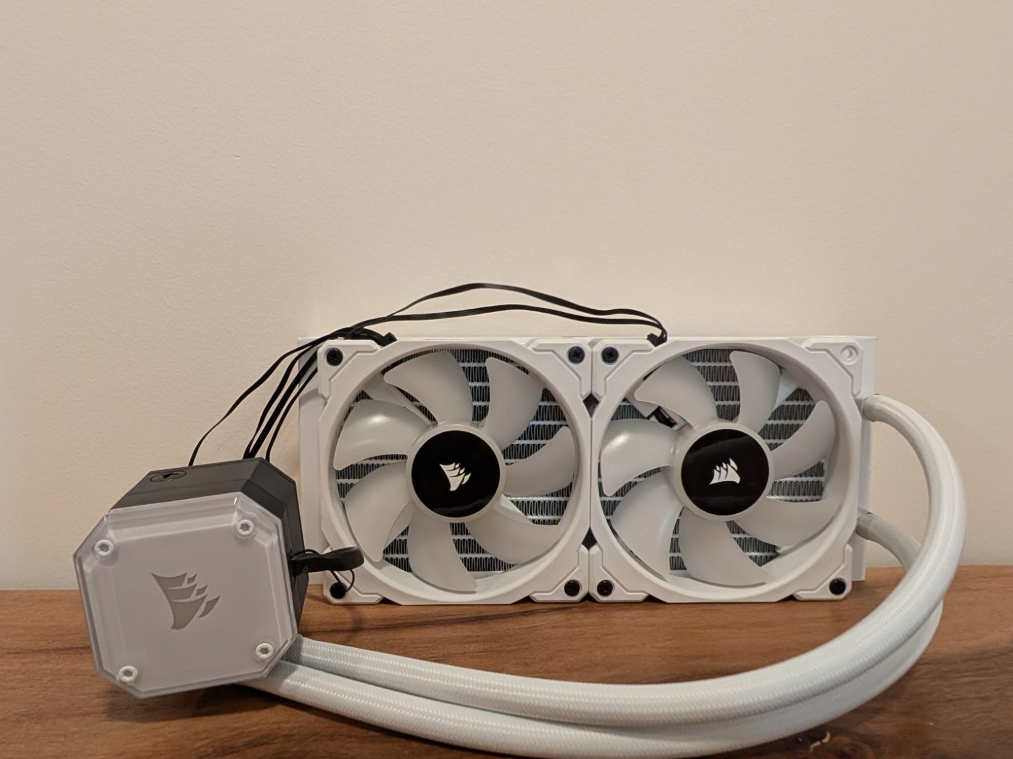 CORSAIR iCUE H100i Elite CAPELLIX 240mm AIO Liquid CPU Cooler - Excellent Condition