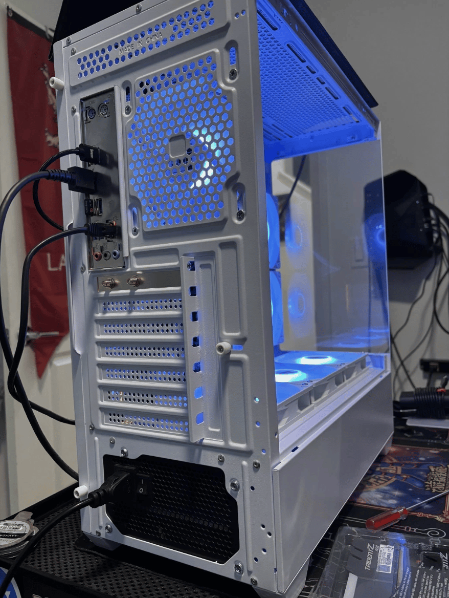 I7 9700k | 16GB DDR4 | 500GB NVME | ARGB Fans