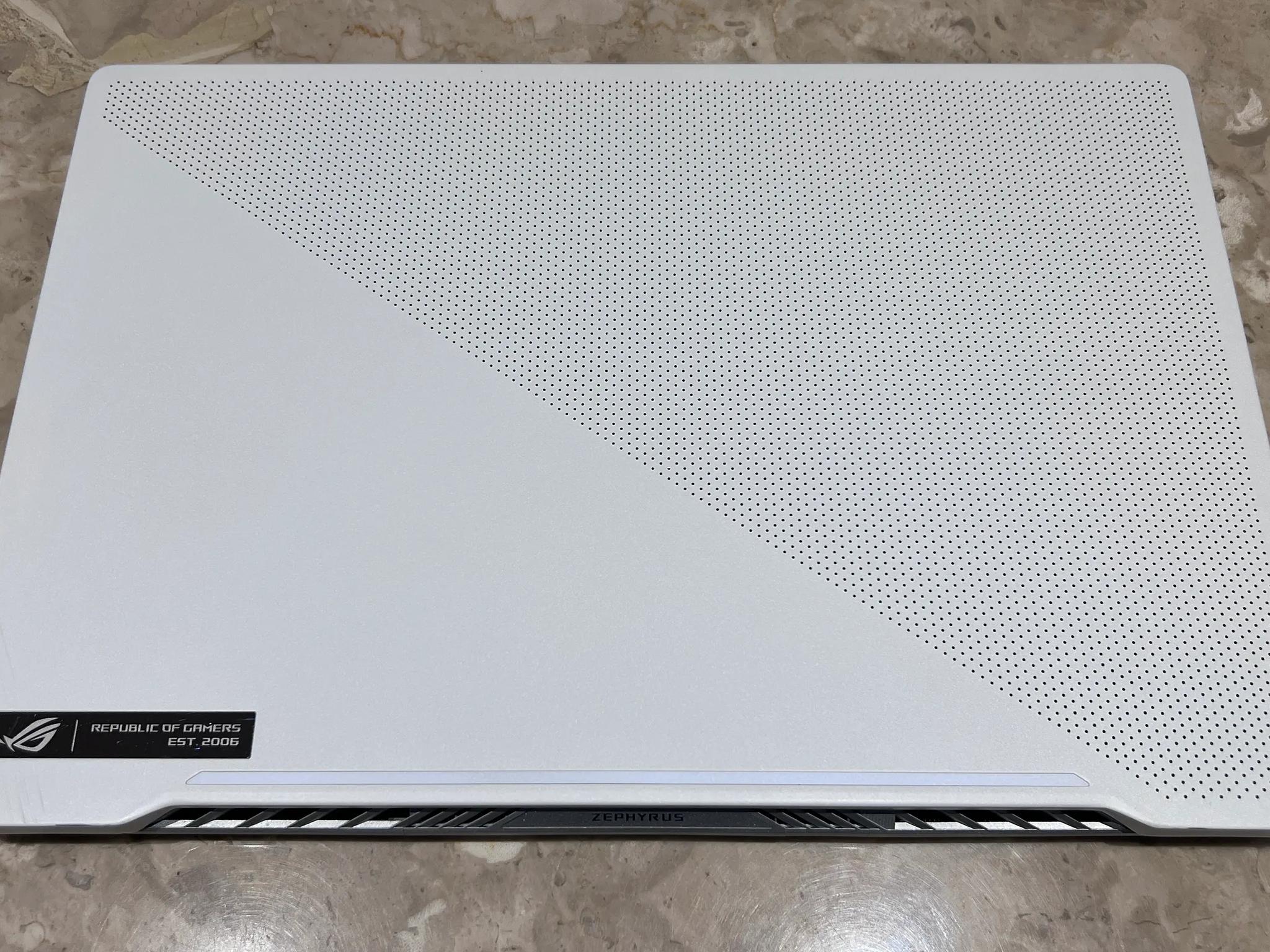 ASUS ROG Zephyrus G14 RTX 2060 Ryzen 9-4900HS 24GB 1TB SSD FullHD 120Hz