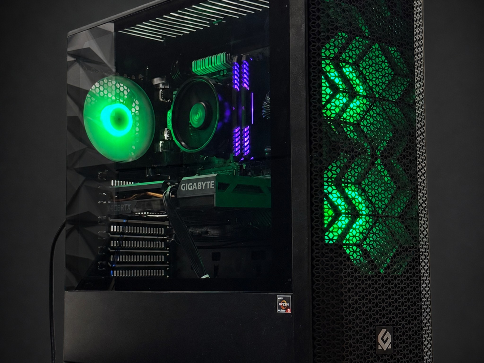 1440P/1080P gaming pc / RTX 3060 / Ryzen 5 5500 / 16GB Corsair Ram / 500GB Samsung 980 SSD
