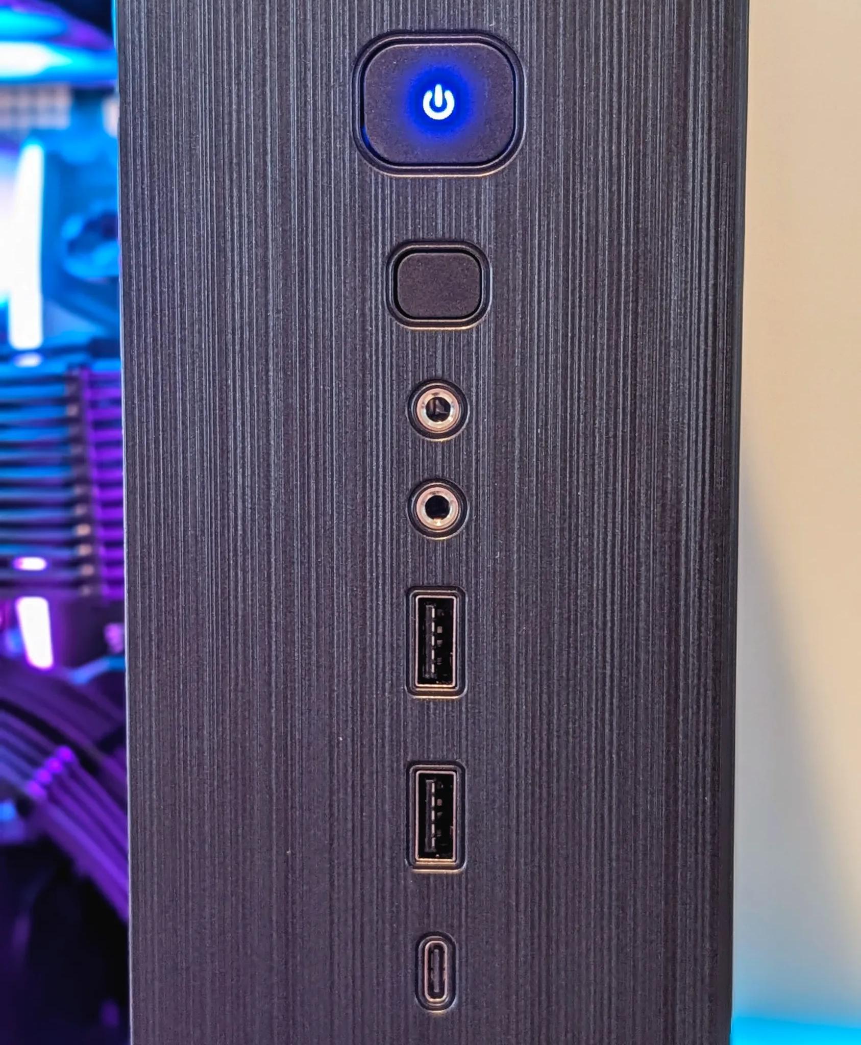 AMD BEAST | RX 7700XT | AMD RYZEN 9600X | 1TB NVME SSD | 32GB DDR5 6000MT/S | ARGB | WATER COOLED