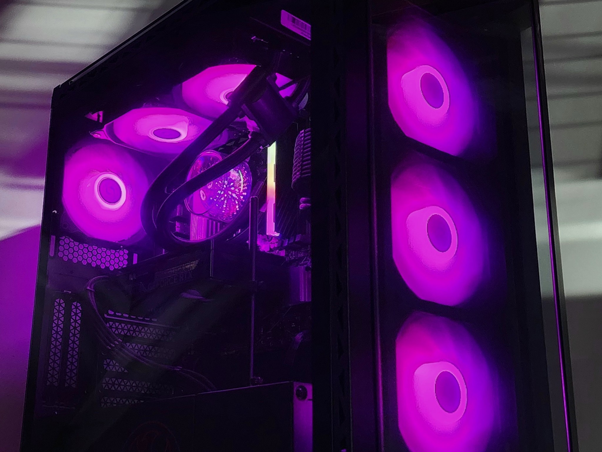 Gaming PC Ryzen 5 9600X 16GB RAM 1TB SSD RTX 5060  8GB Windows 11 Computer
