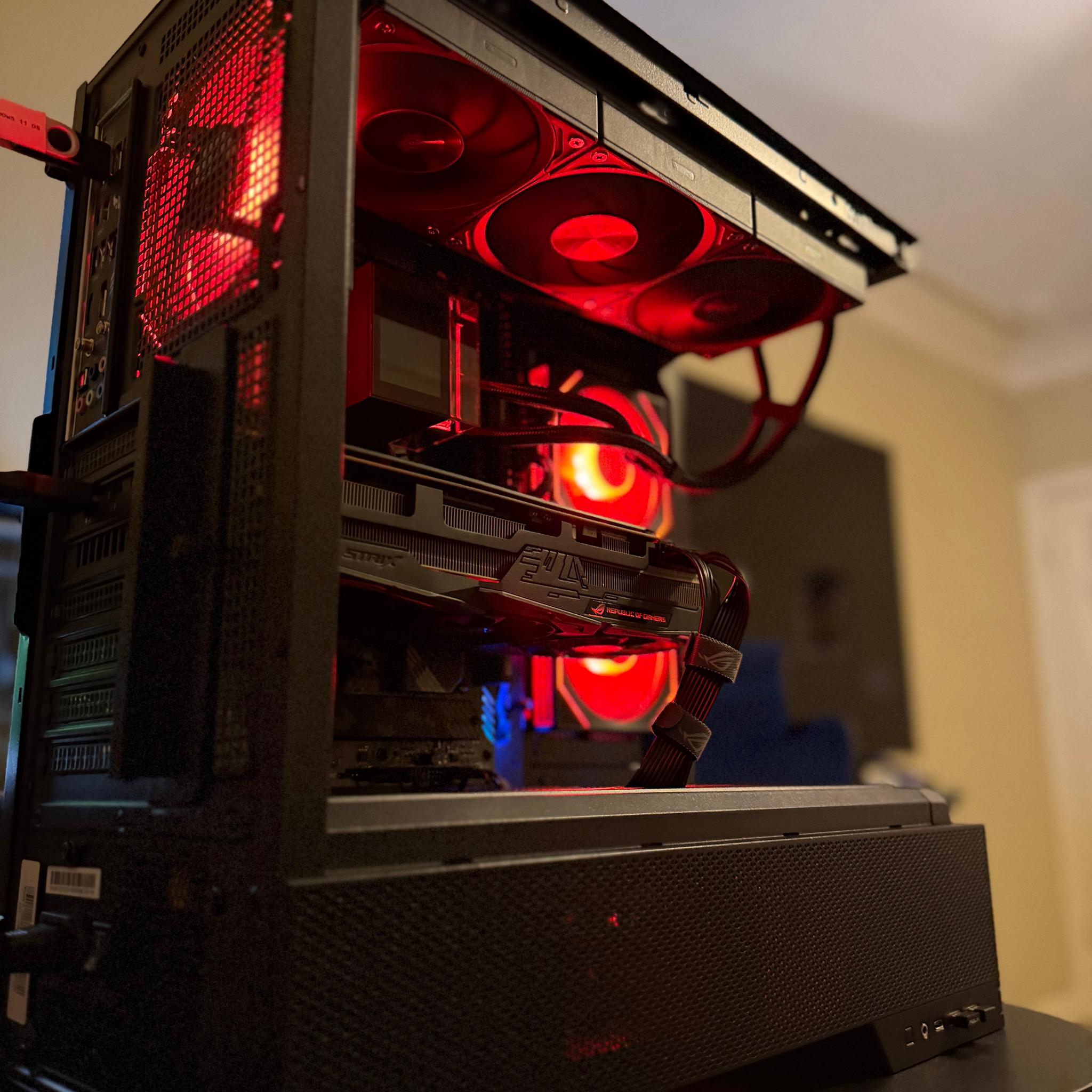 ROG Gaming PC | Ryzen 5 5500 | RX 5700 XT 8GB | 16GB RAM | ASUS TUF WiFi | 360mm LCD AIO