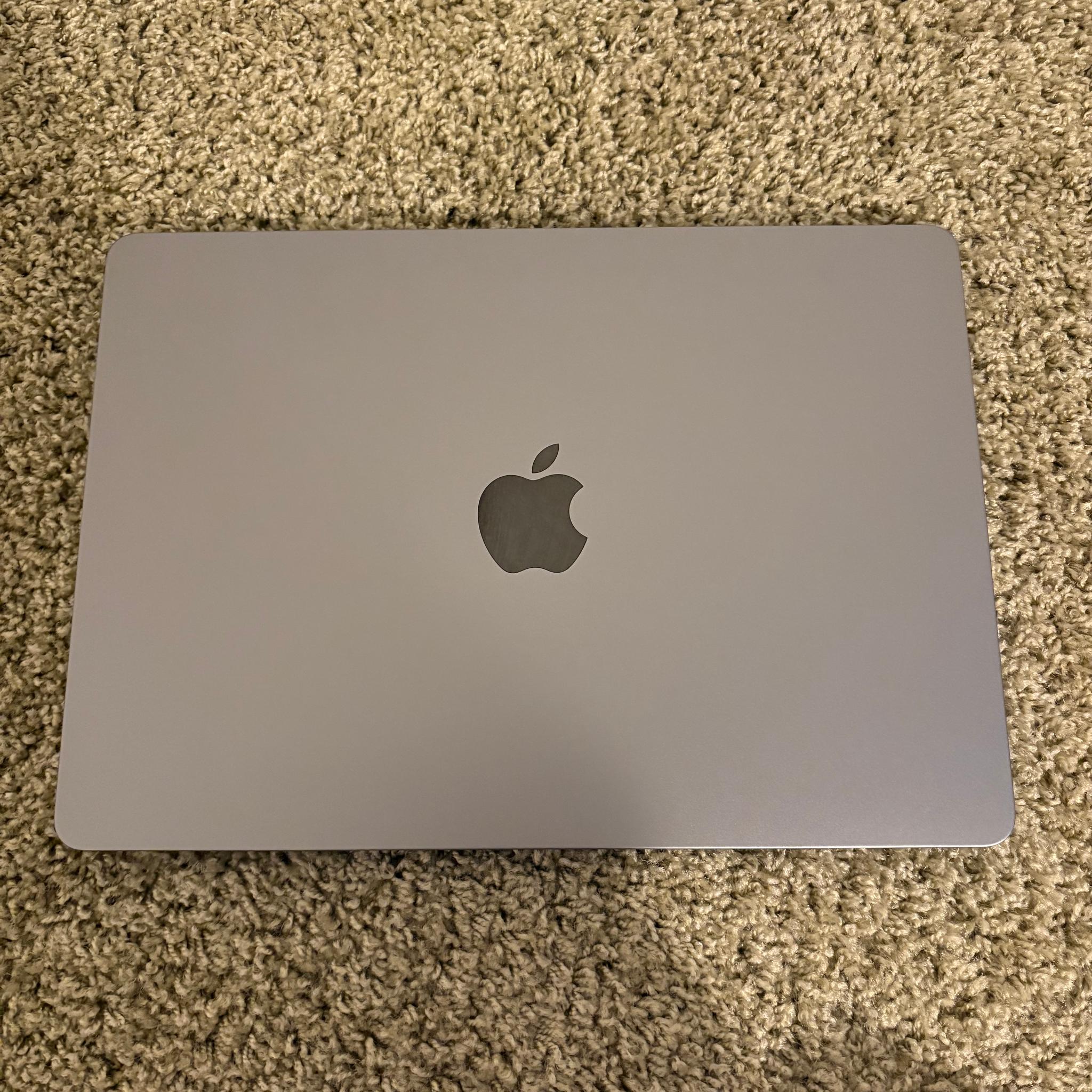 MacBook Air 13 Inch 2024 M3 Chip, 24gb Ram, 512gb ssd