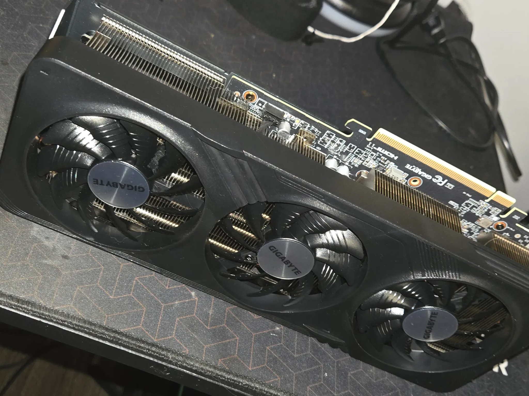 RX 7600 XT