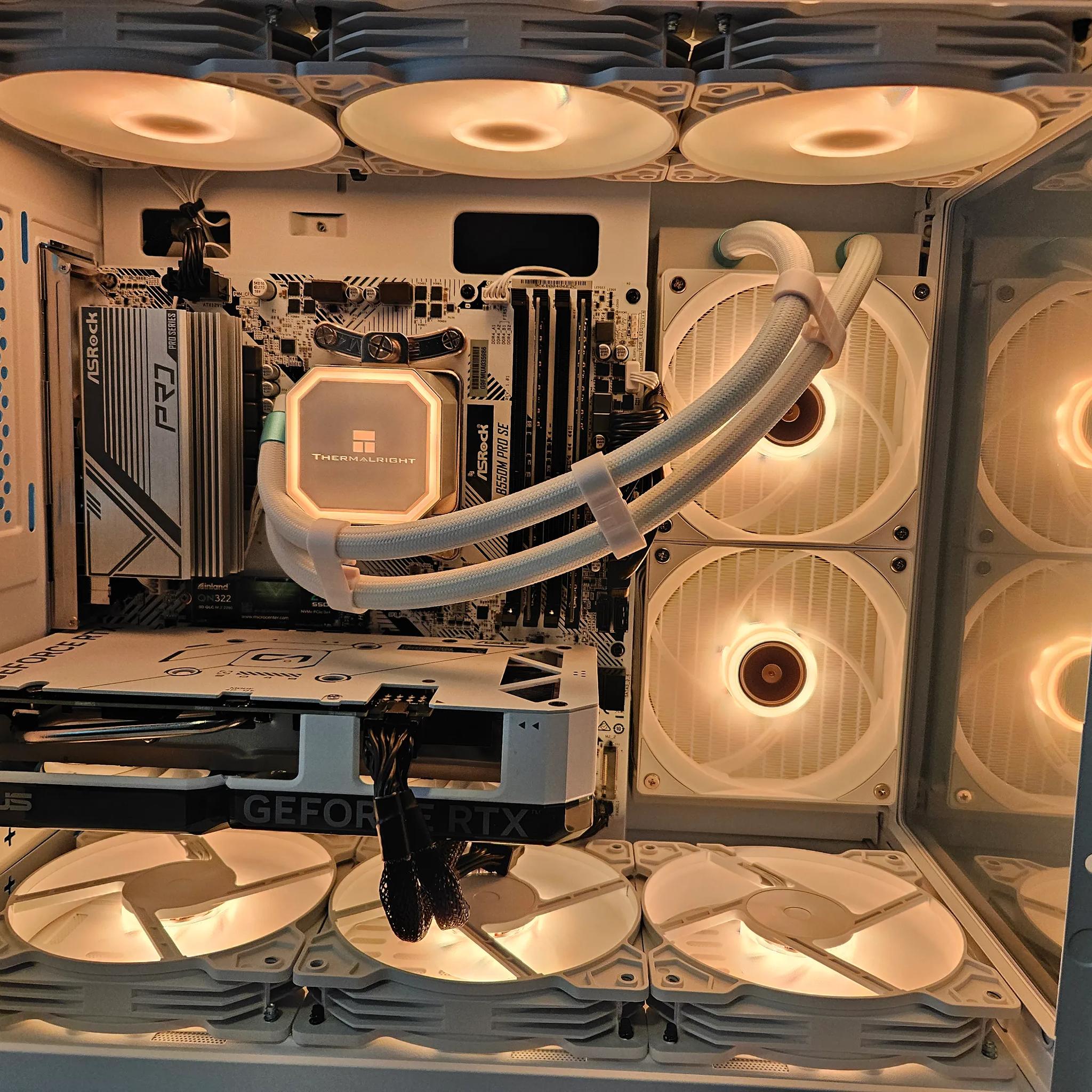 Artic Beast Ryzen 7 5700x / 32GB / 2TB / RTX 4060