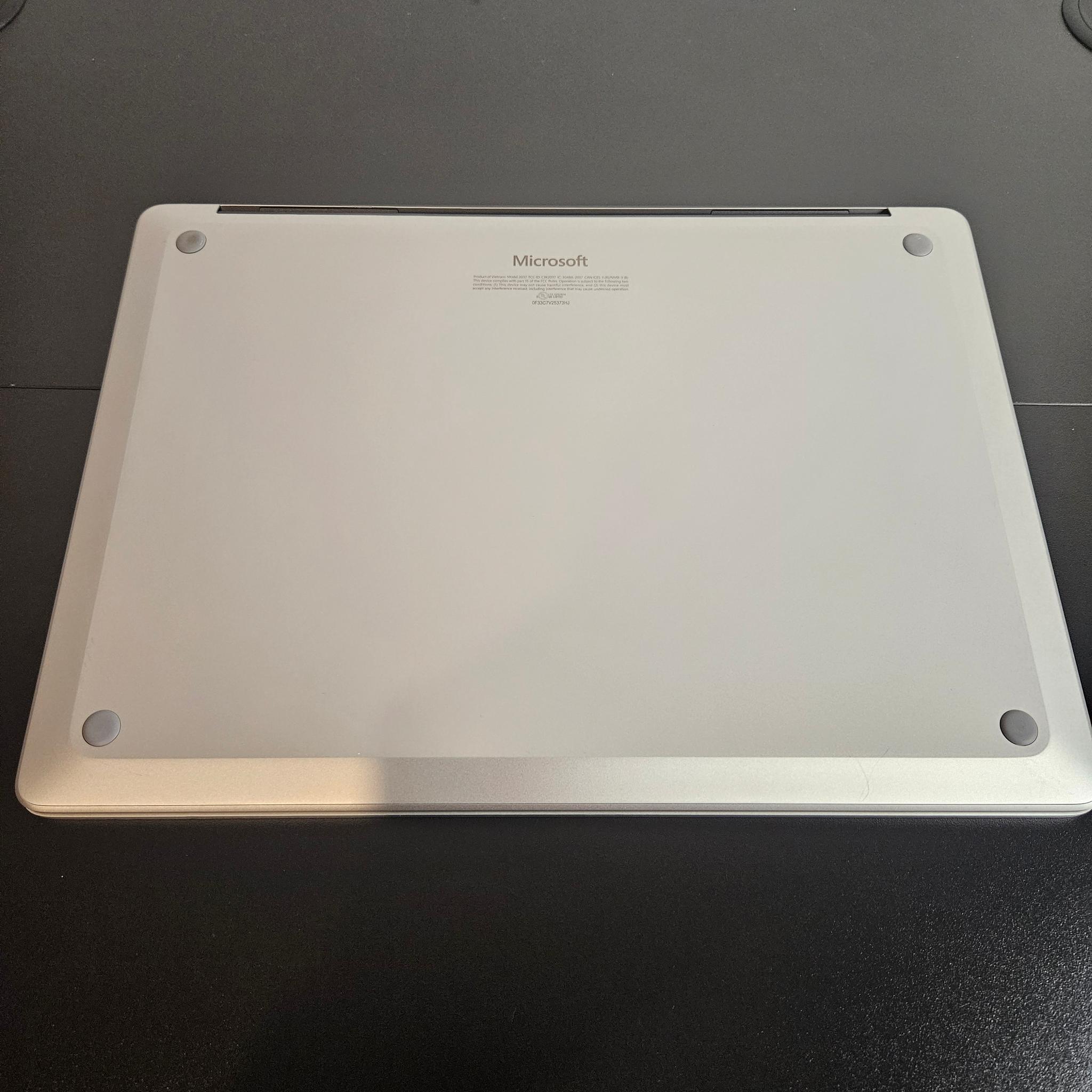Microsoft Surface Laptop 7th Edition 13.8" Snapdragon X 3.4GHz 16GB RAM 256 GB